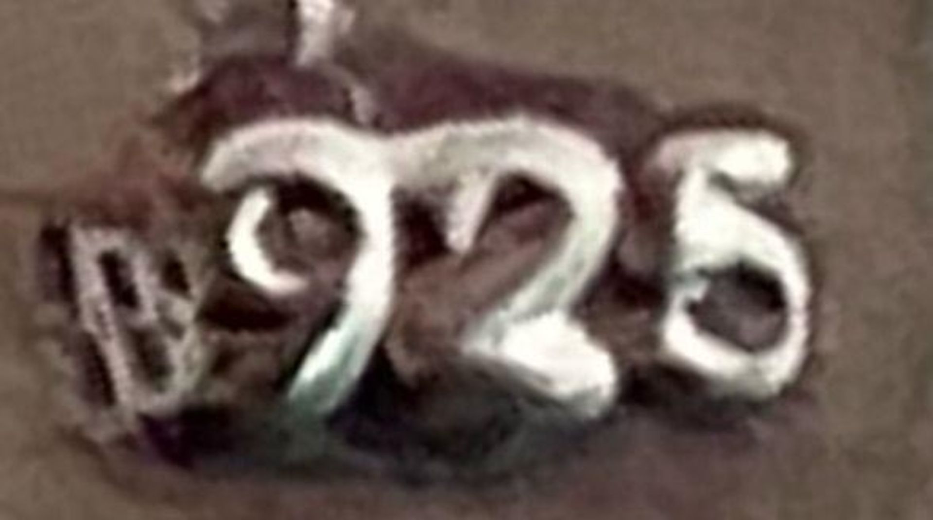 An Amethyst Gemstone Tennis Bracelet set in 925 Silver. 19cm length. 21.10g total weight. Ref: CD- - Image 4 of 4