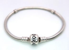 A sterling silver PANDORA MOMENTS bracelet, weight: 14.8 g.