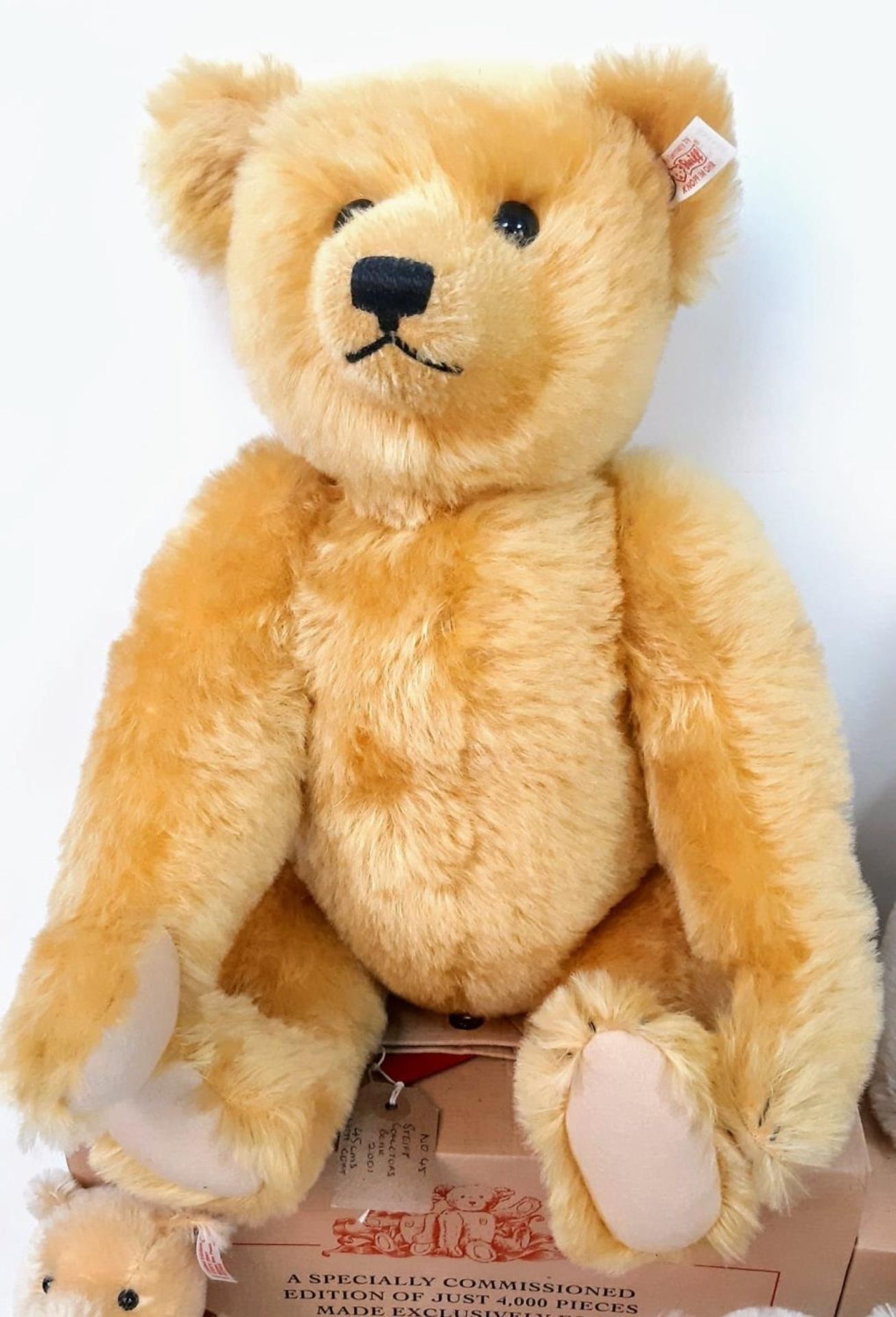 A collection of seventeen adult collectable teddy bears. Please, see list for more information and - Image 6 of 11