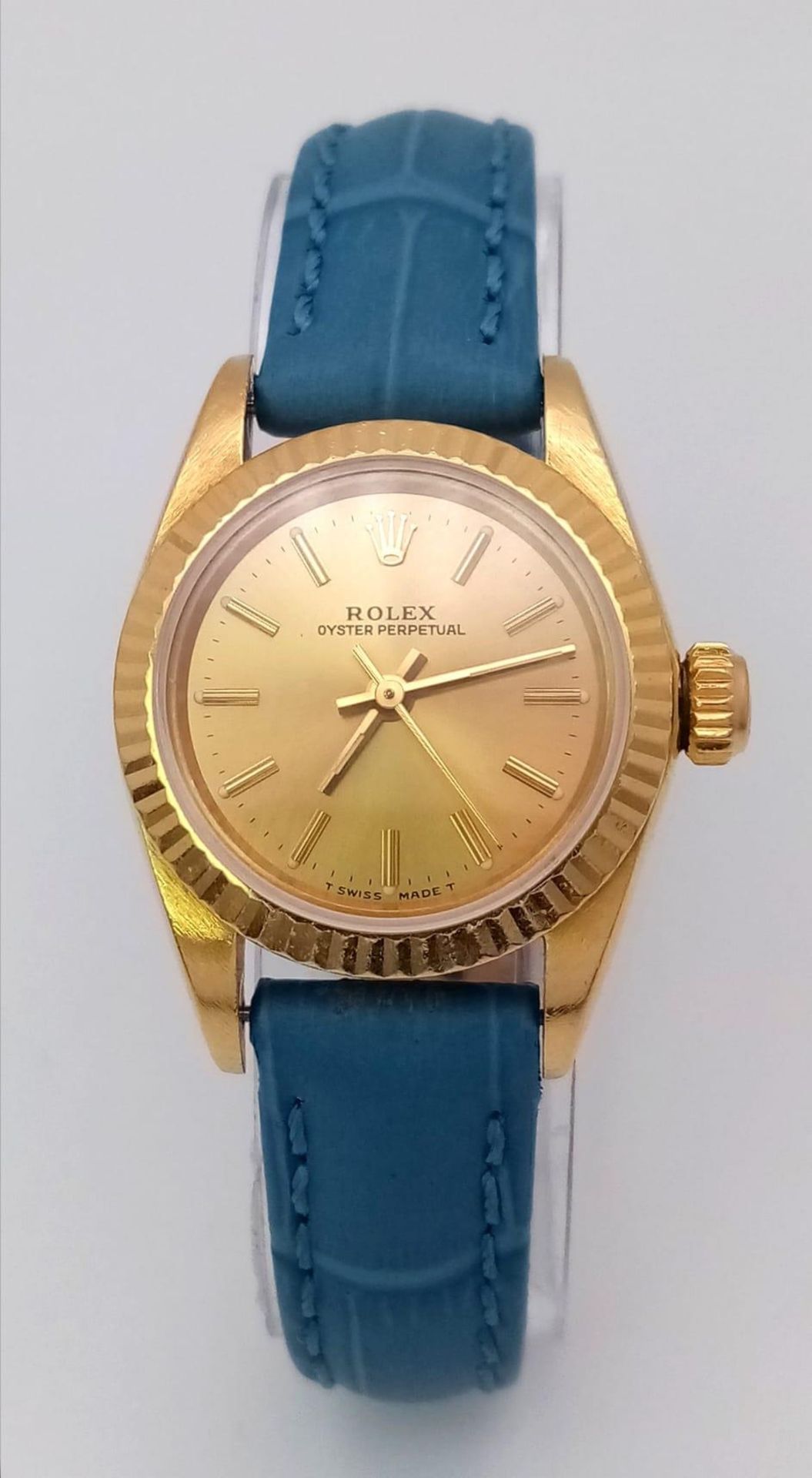 An 18k Gold Rolex Oyster Perpetual Ladies Watch. Blue leather strap. 18k gold case - 25mm. Gold tone - Image 3 of 10