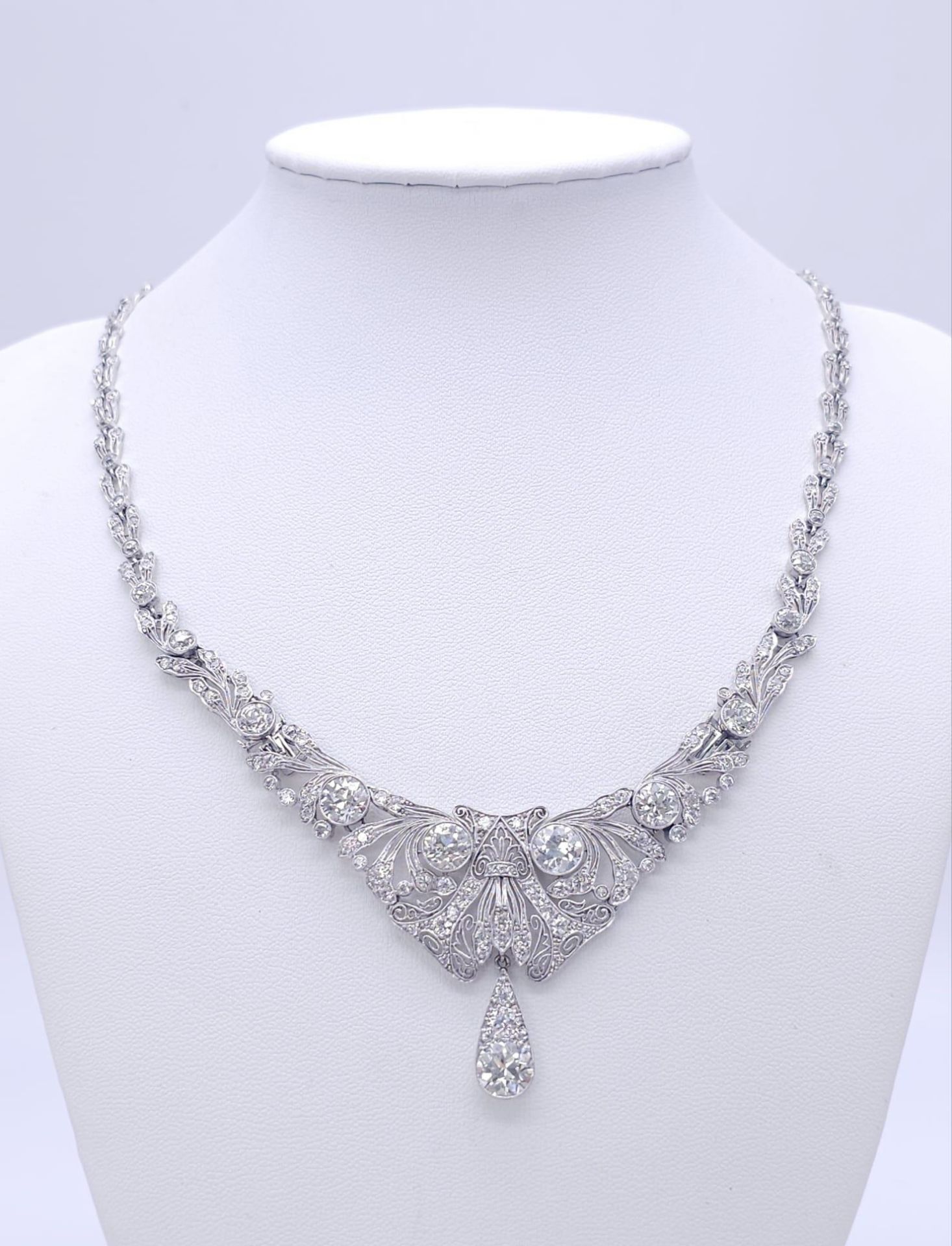 A Majestic Art Deco 7ctw Diamond (approx) Platinum Lavaliere Necklace. Scrolled and foliate - Image 18 of 18