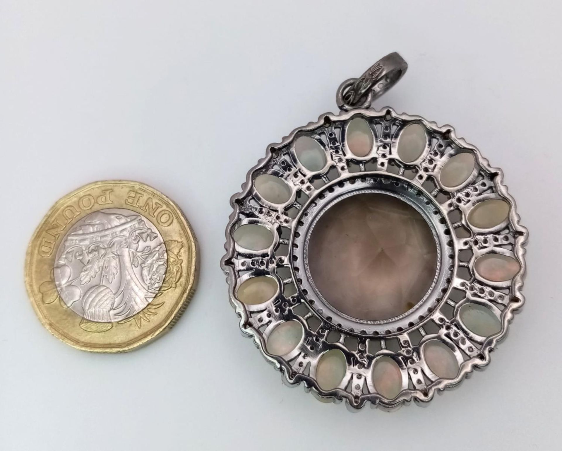 A Smoky Quartz & Ethiopian Opal Silver Pendant. Round cut Smoky quartz & Oval cut Opals set in 925 - Bild 4 aus 5