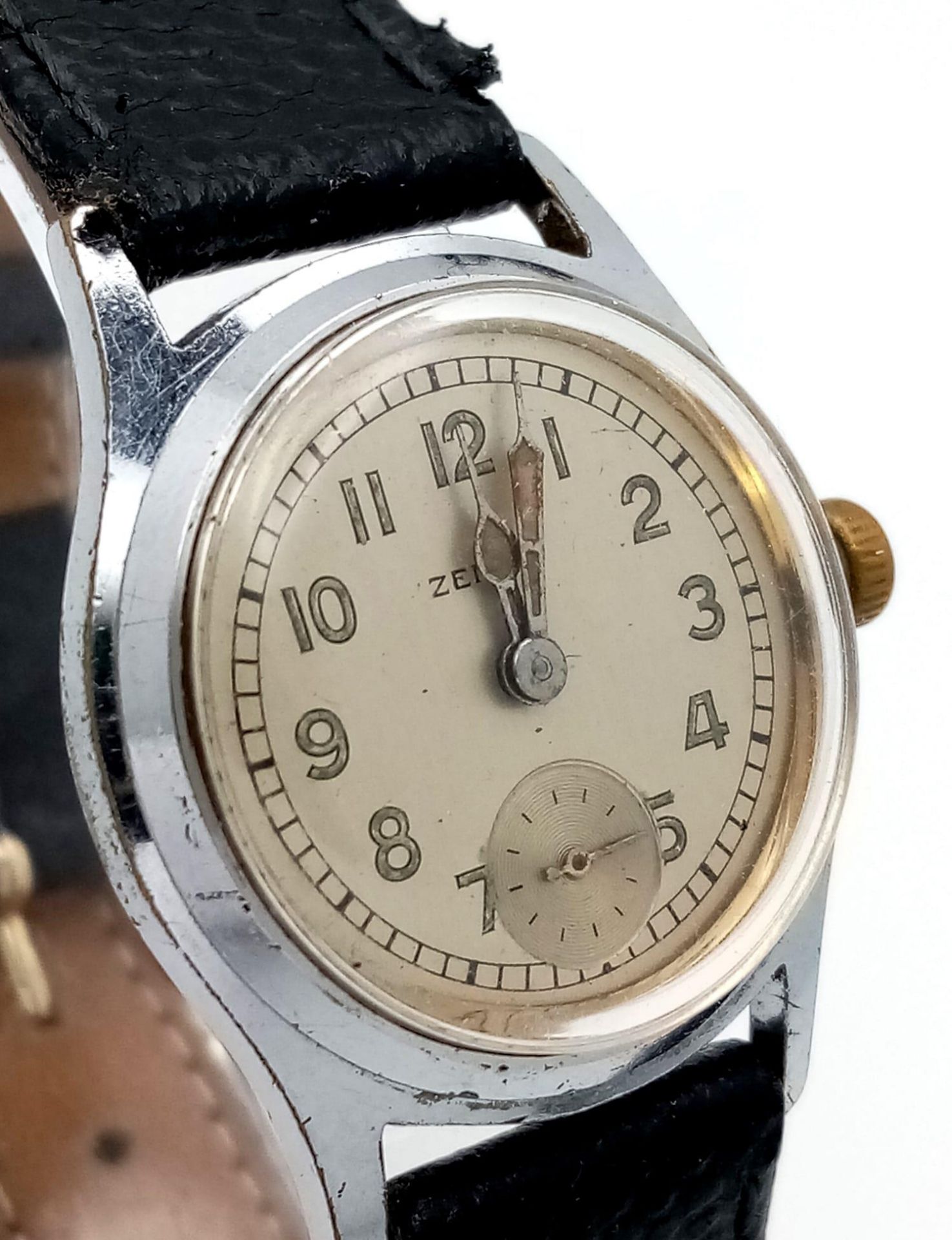 A Vintage Zenith Ladies Watch. Brown leather strap. Stainless steel case - 28mm. Silver tone dial - Image 4 of 8