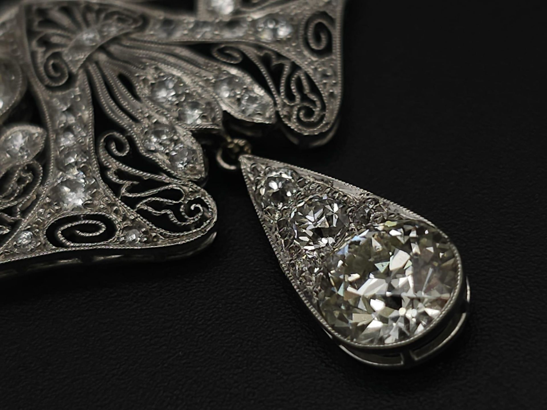 A Majestic Art Deco 7ctw Diamond (approx) Platinum Lavaliere Necklace. Scrolled and foliate - Image 6 of 18