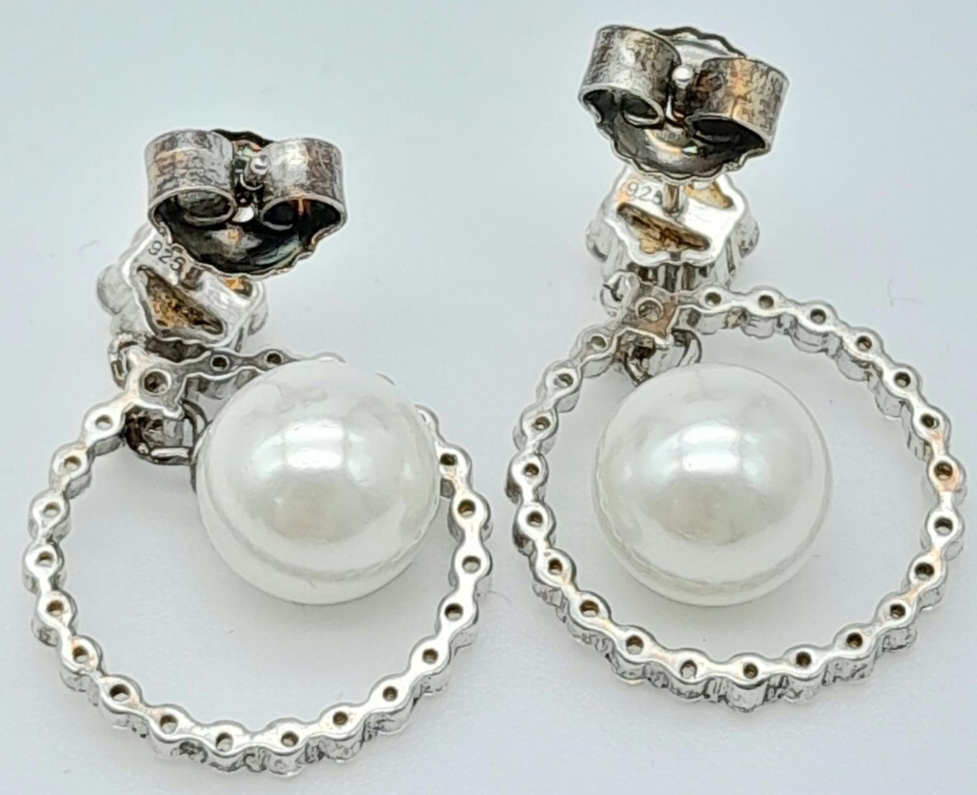 A STERLING SILVER STONE SET RING & EARRING SET. 7.6G SIZE N - Image 5 of 6