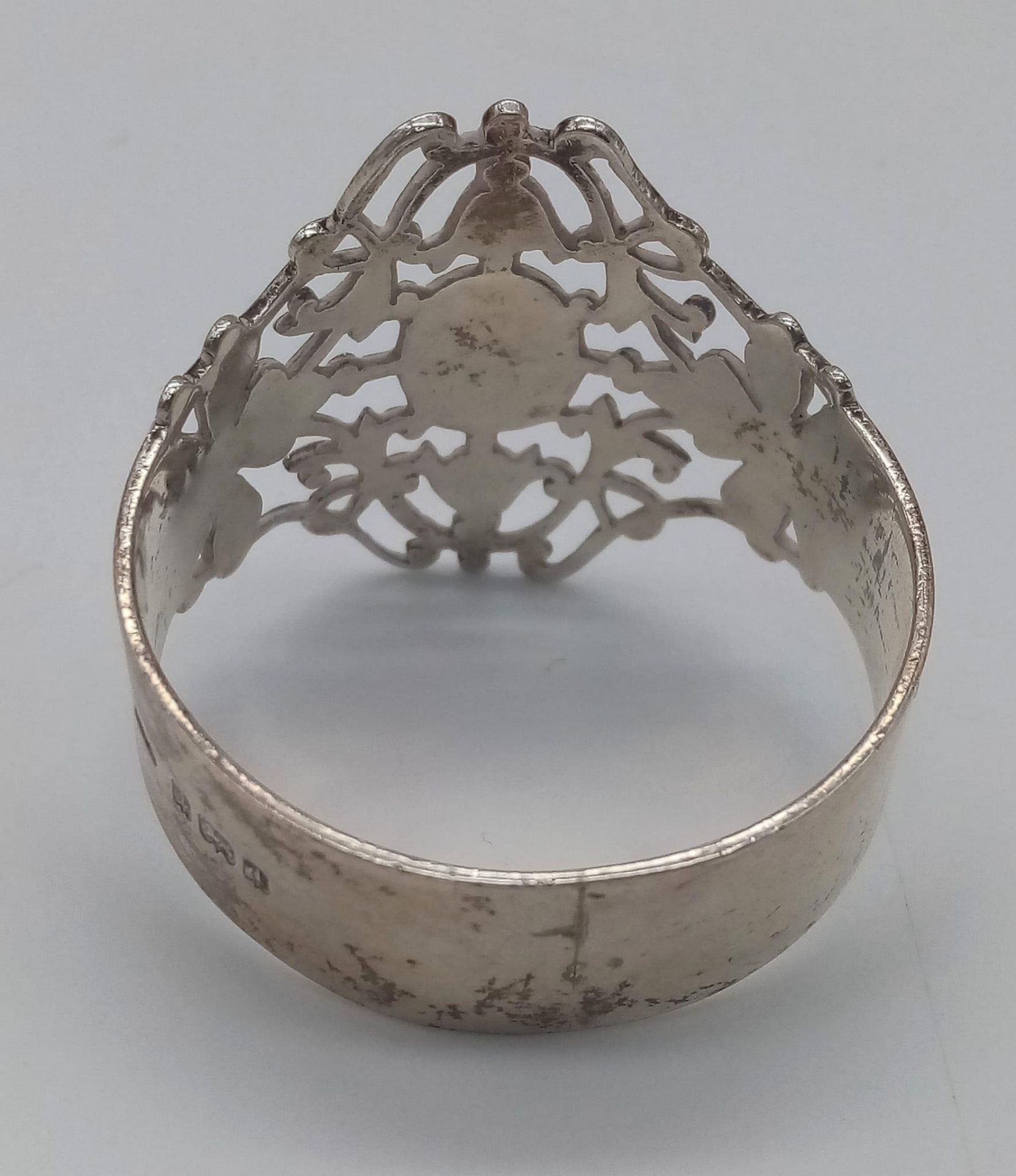 An antique sterling silver filigree napkin ring with full Birmingham hallmarks, 1903. Total weight - Bild 3 aus 7