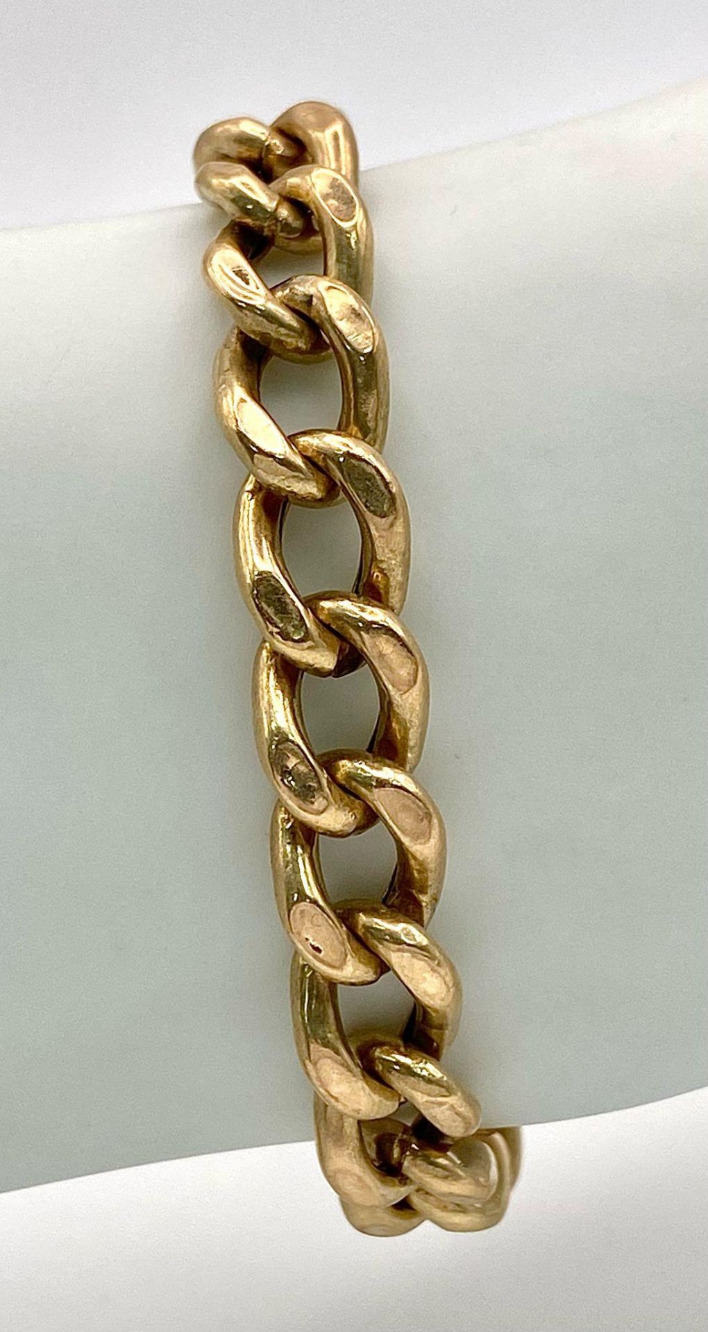 A 9k yellow gold curb bracelet - 23cm length. 11.3g - Bild 6 aus 7