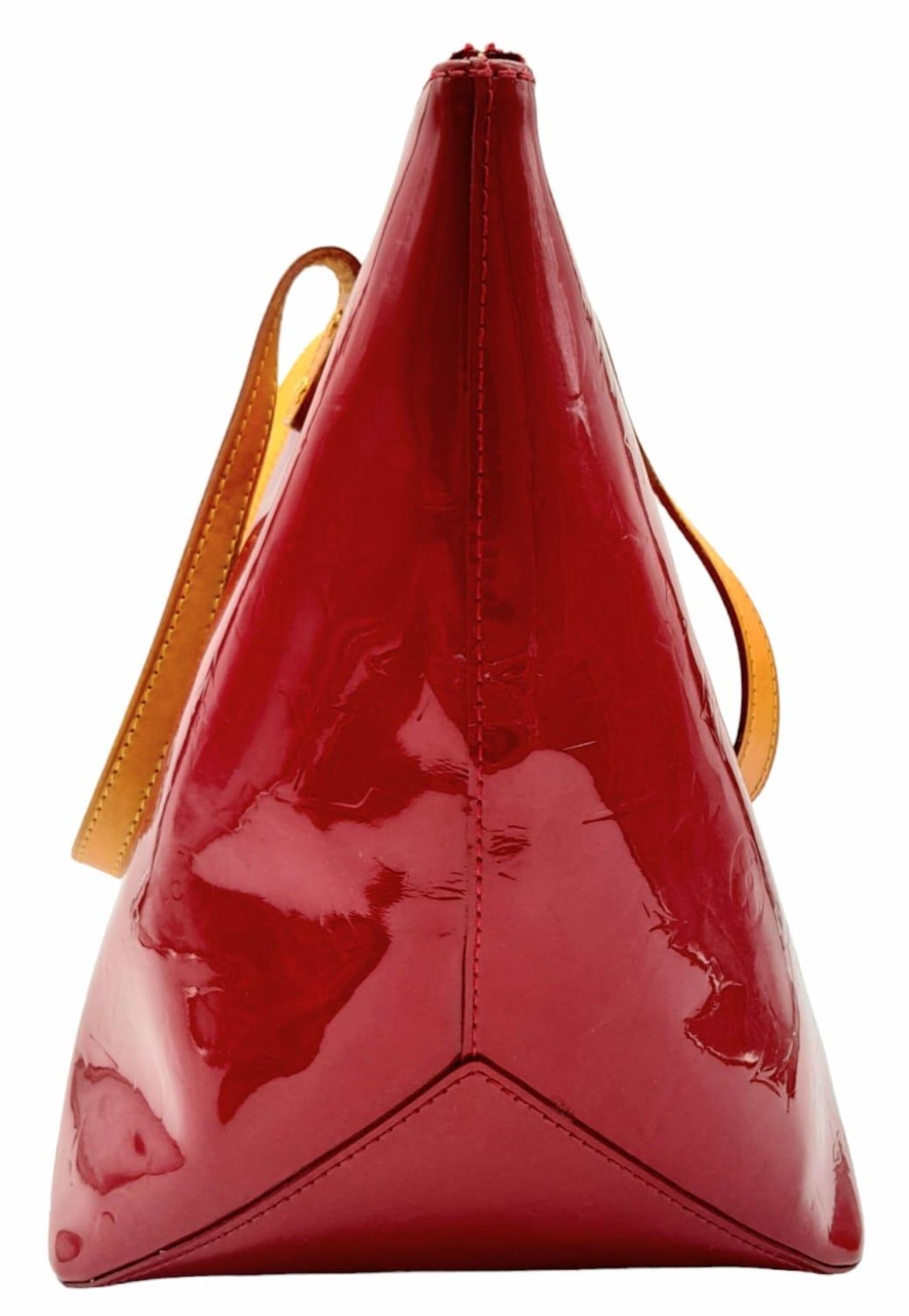 A Louis Vuitton Pomme D'Amour Monogram Vernis Bellevue PM Bag. Red patent leather exterior. Red - Image 2 of 8