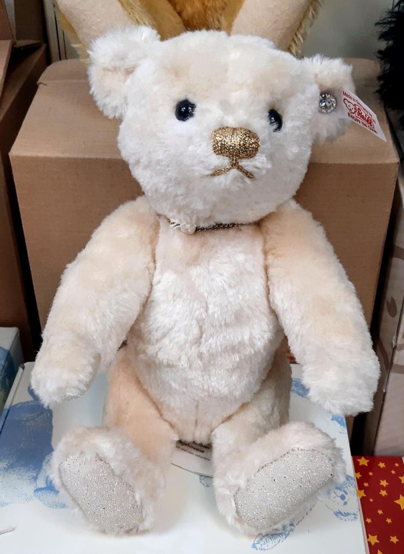 A collection of seventeen adult collectable teddy bears. Please, see list for more information and - Bild 11 aus 11