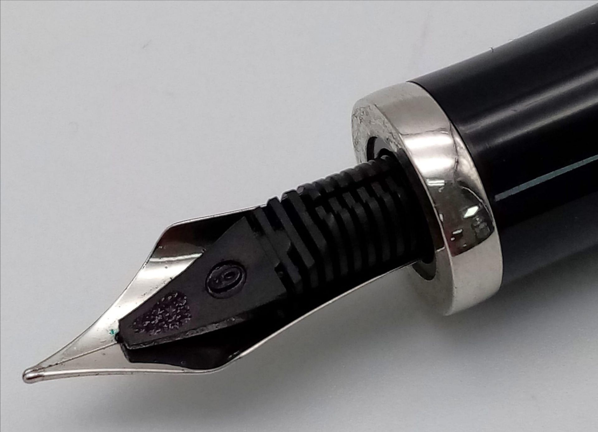 A Jules Verne Limited Edition Fountain Pen. 14cm - Image 3 of 6