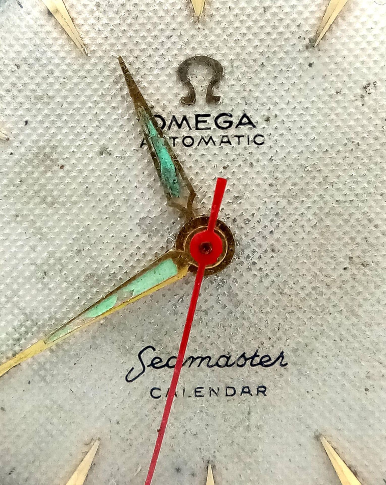 A Vintage Omega Seamaster Calendar Gents Watch. Brown leather strap. Stainless steel case - 33mm. - Image 5 of 8