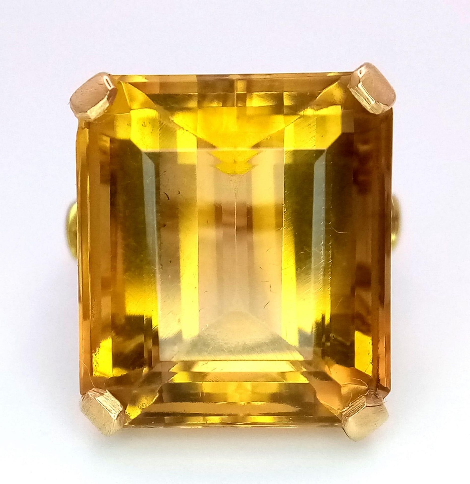 An 18k yellow gold vintage citrine ring (citrine:18mm X 16mm). 10.6g. Size K. - Bild 2 aus 4