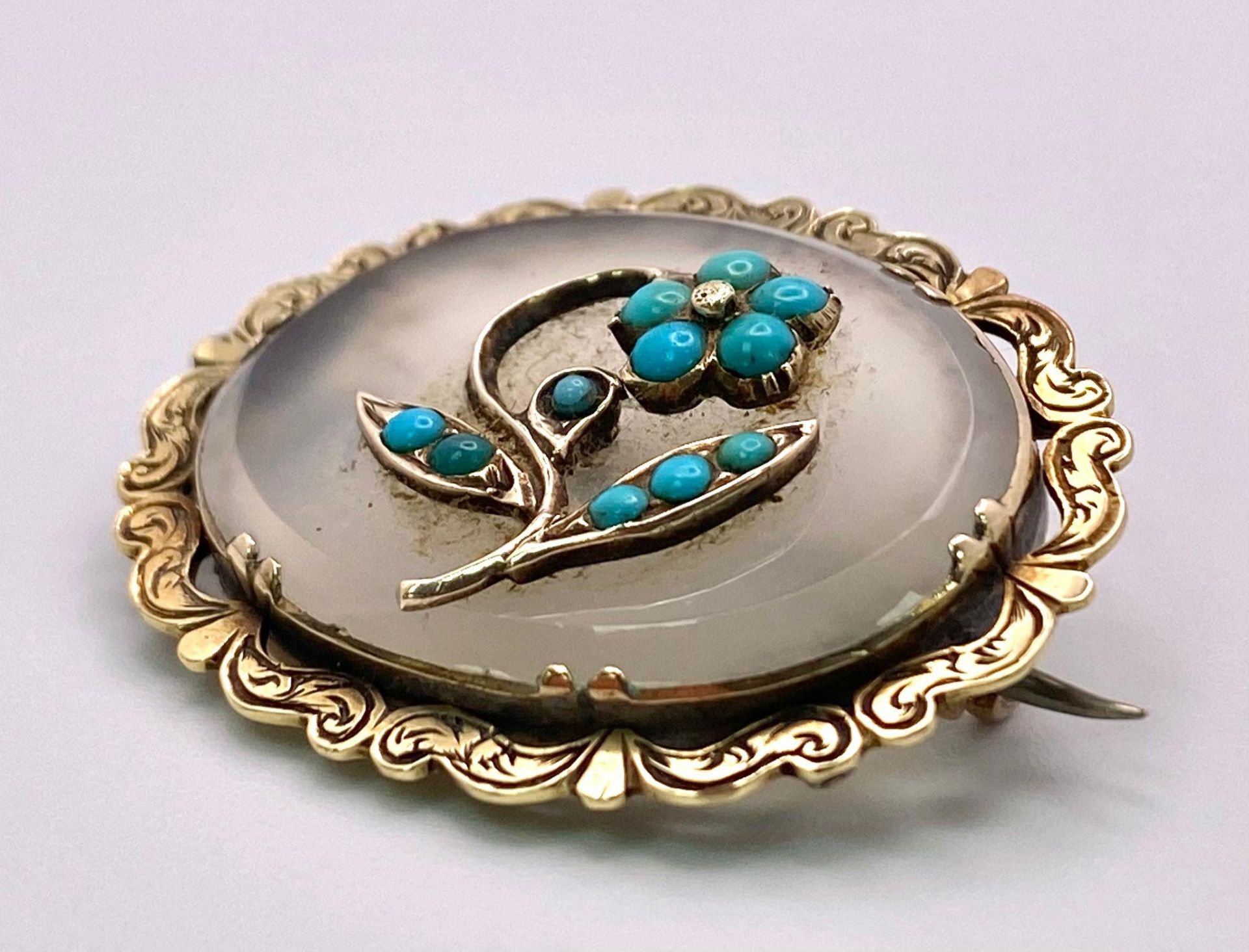 An Antique (Victorian) 15K Gold, Agate and Turquoise Brooch. 3cm. 5.95g total weight. - Image 2 of 4