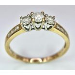 A 9 K yellow gold ring with round cut diamonds (0.50 carat), ring size: P, weight: 1.7 g.