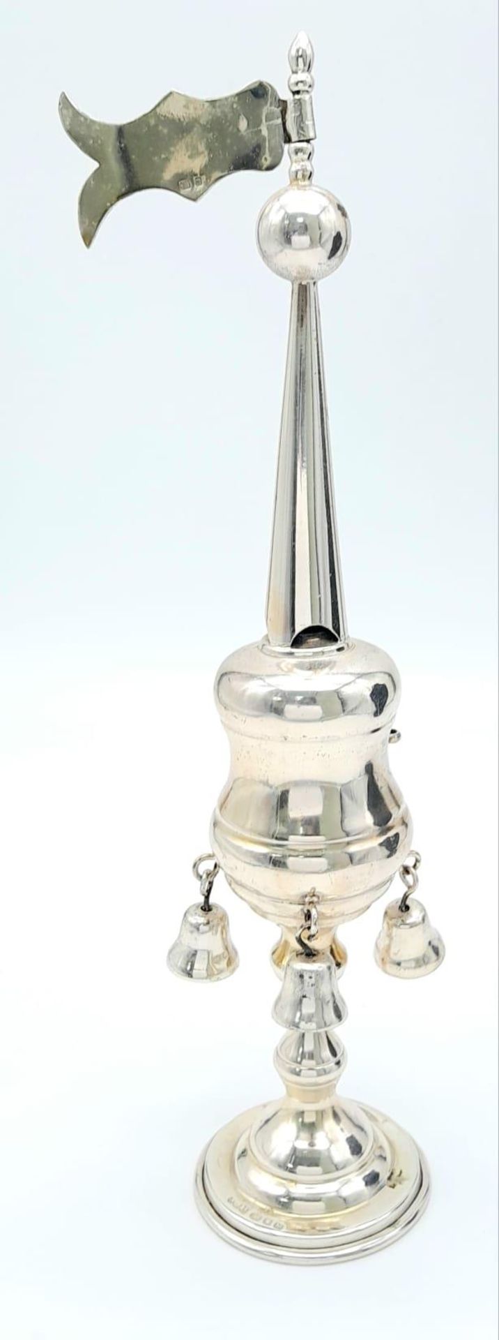 A Vintage Sterling Judaica Silver Spice Tower. Hallmarks for London 1947. 27cm tall. 168g total - Bild 2 aus 8