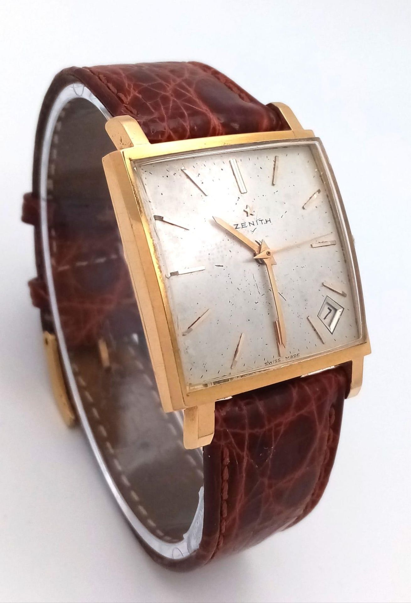 A Vintage 18K Gold Cased Zenith Gents Watch. Crocodile strap. 18k gold rectangular case - 30mm - Image 2 of 7