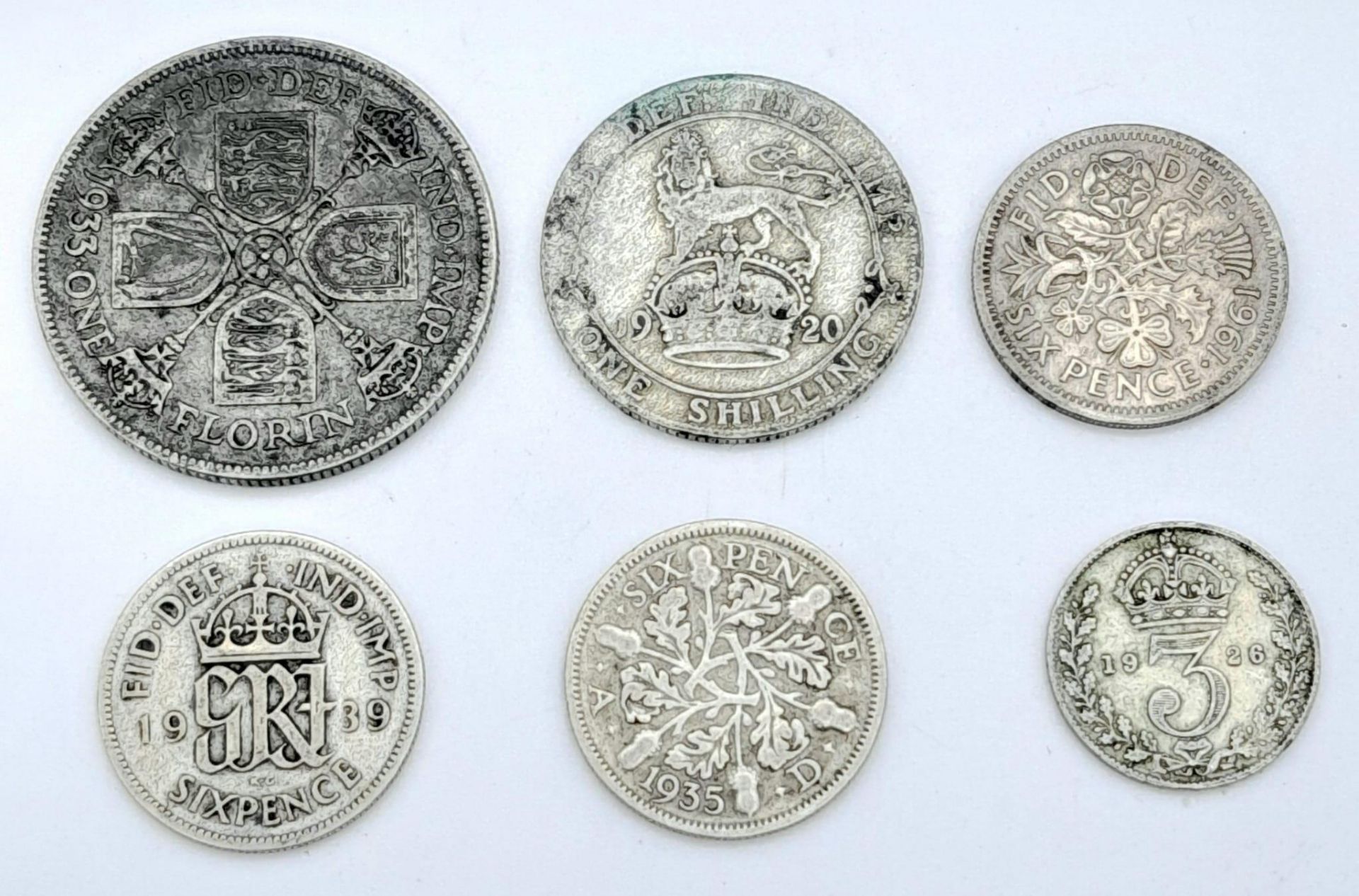 A SELECTION OF ONE SHILLING 1920 FULL SILVER & 1933 FLORING & 1926 3 PENCE & 1935 & 1939 SIX PENCE & - Bild 2 aus 3