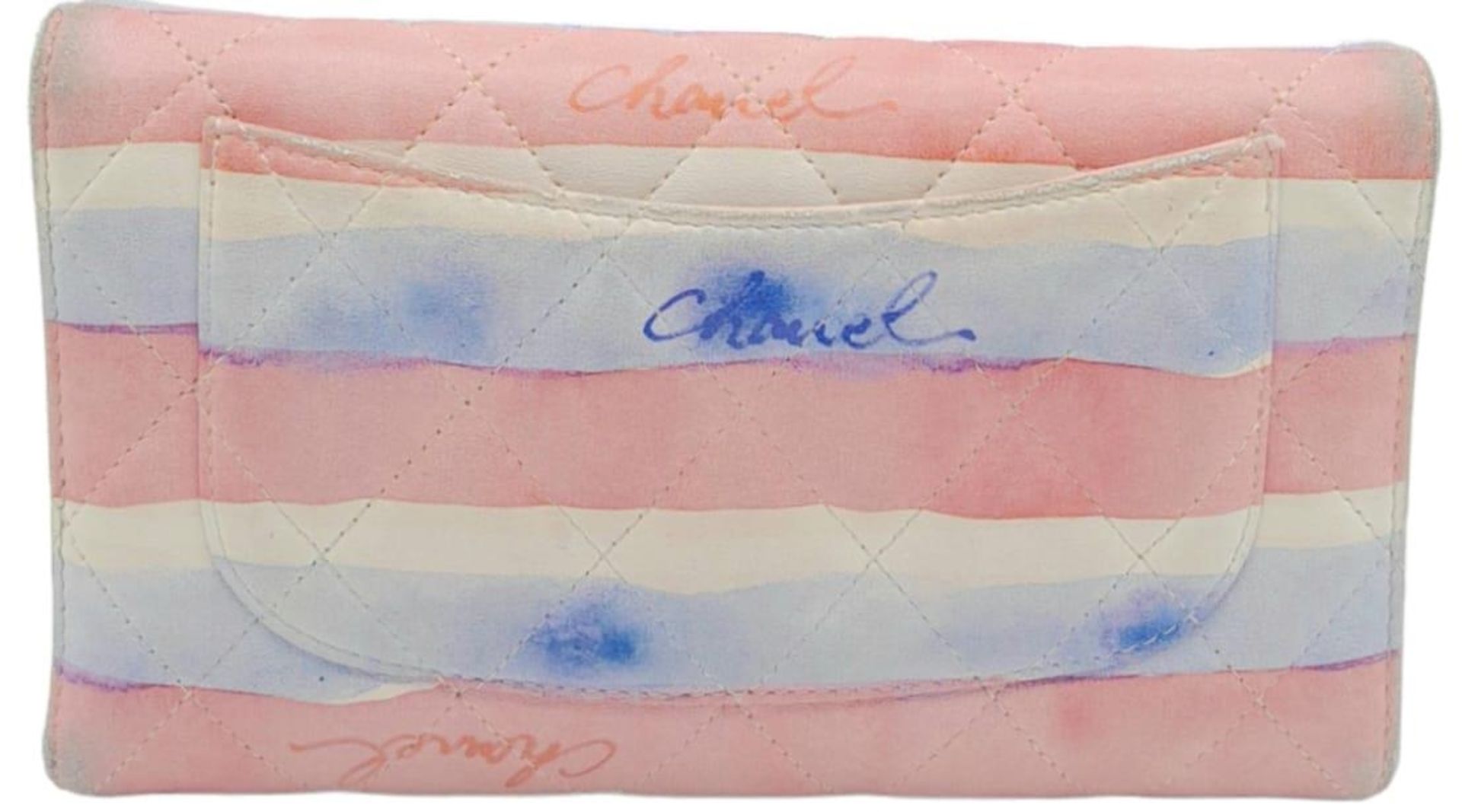 A Chanel Matelesse Tri-Fold Long Wallet/Purse. Stylish multi-coloured exterior with open pocket. - Image 2 of 8
