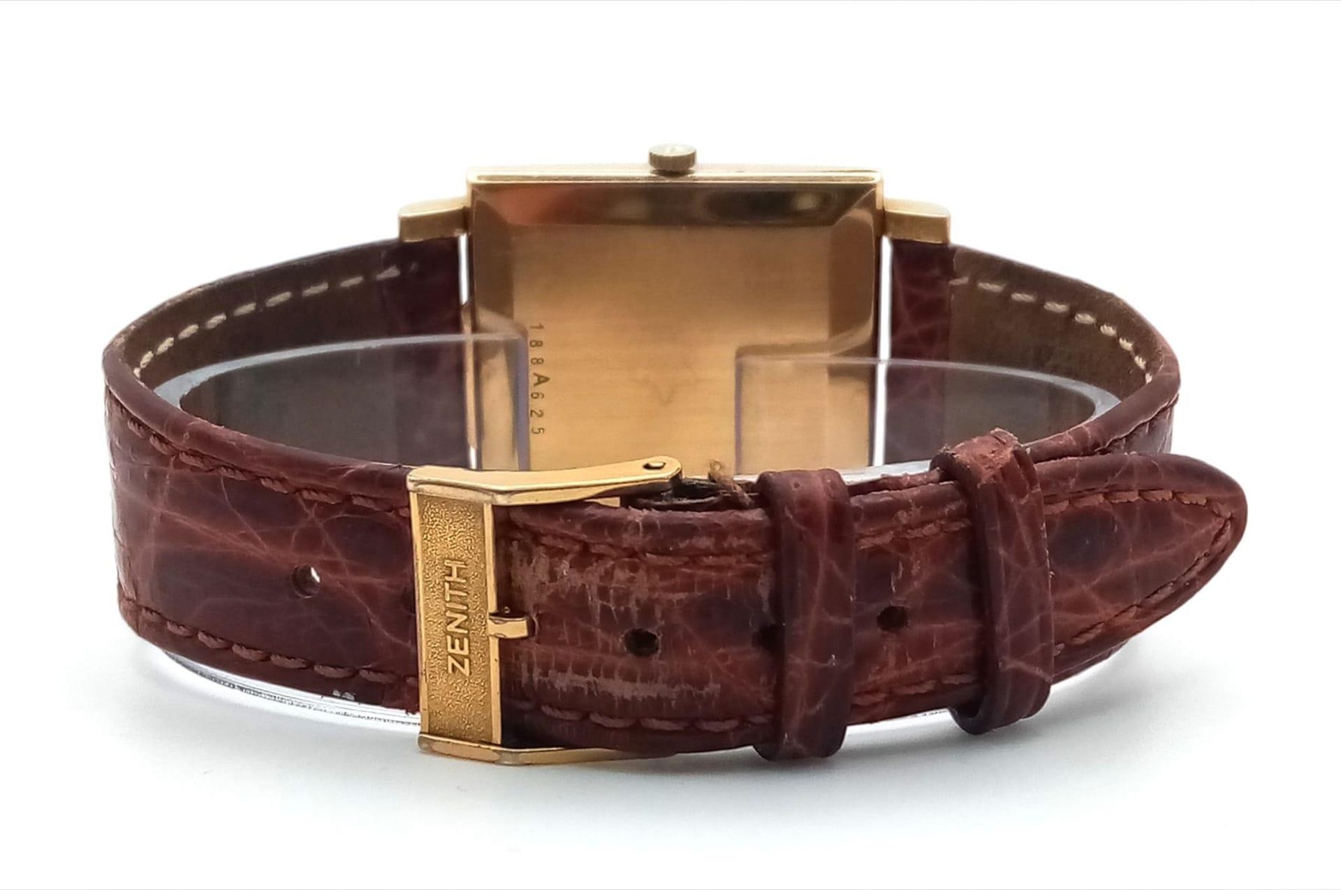 A Vintage 18K Gold Cased Zenith Gents Watch. Crocodile strap. 18k gold rectangular case - 30mm - Image 6 of 7