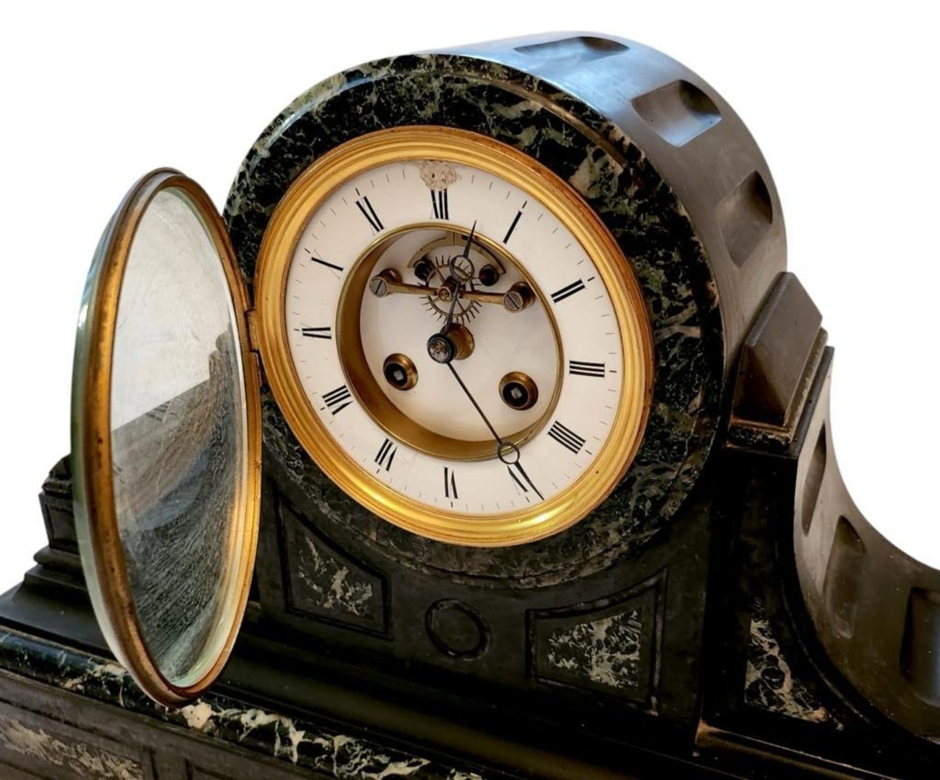 A Victorian Slate Mantel Clock with Eight Day French Bell Strike Movement and Visual Escapement. - Bild 3 aus 13