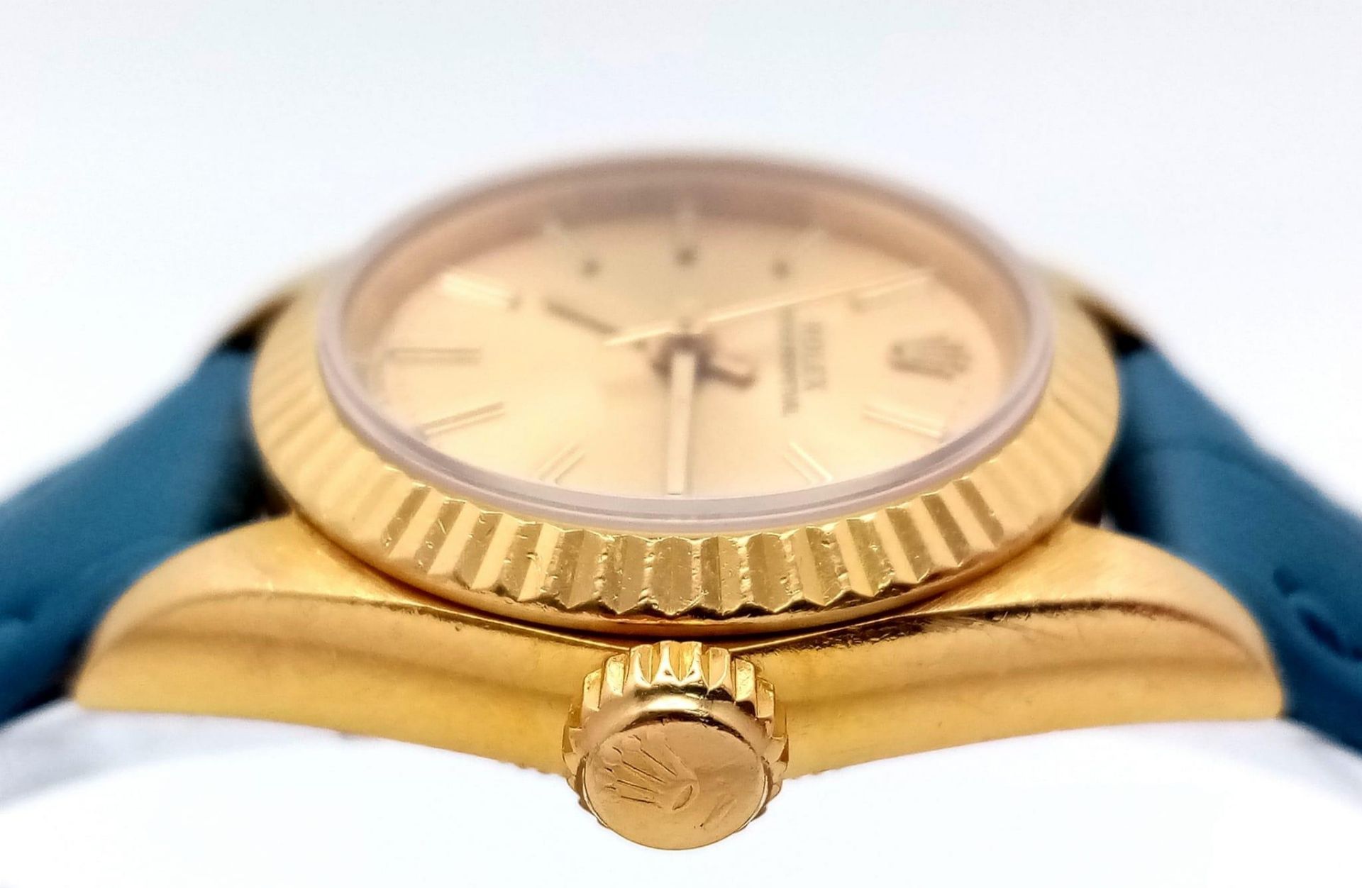An 18k Gold Rolex Oyster Perpetual Ladies Watch. Blue leather strap. 18k gold case - 25mm. Gold tone - Image 5 of 10