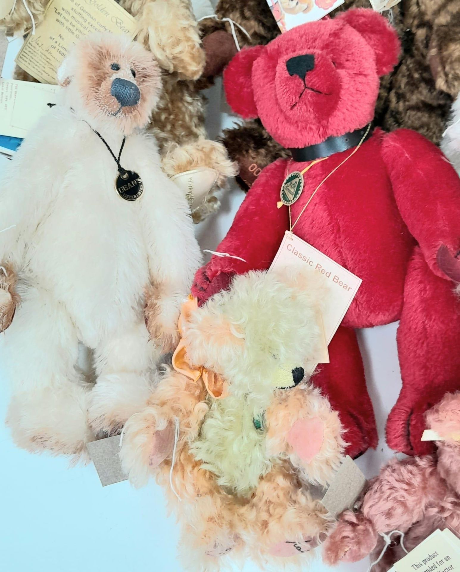 A collection of seventeen adult collectable teddy bears. Please, see list for details and photos for - Image 4 of 7