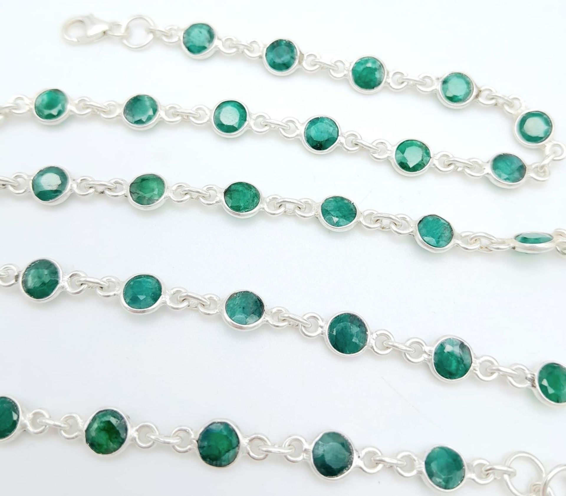 An Emerald Gemstone Chain Necklace set in 925 Silver. 54cm length. Ref: 1105 - Bild 2 aus 4