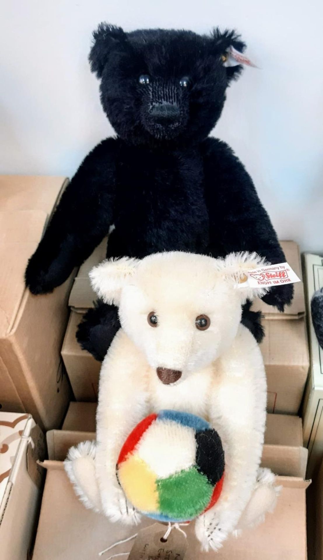 A collection of seventeen adult collectable teddy bears. Please, see list for more information and - Image 4 of 11