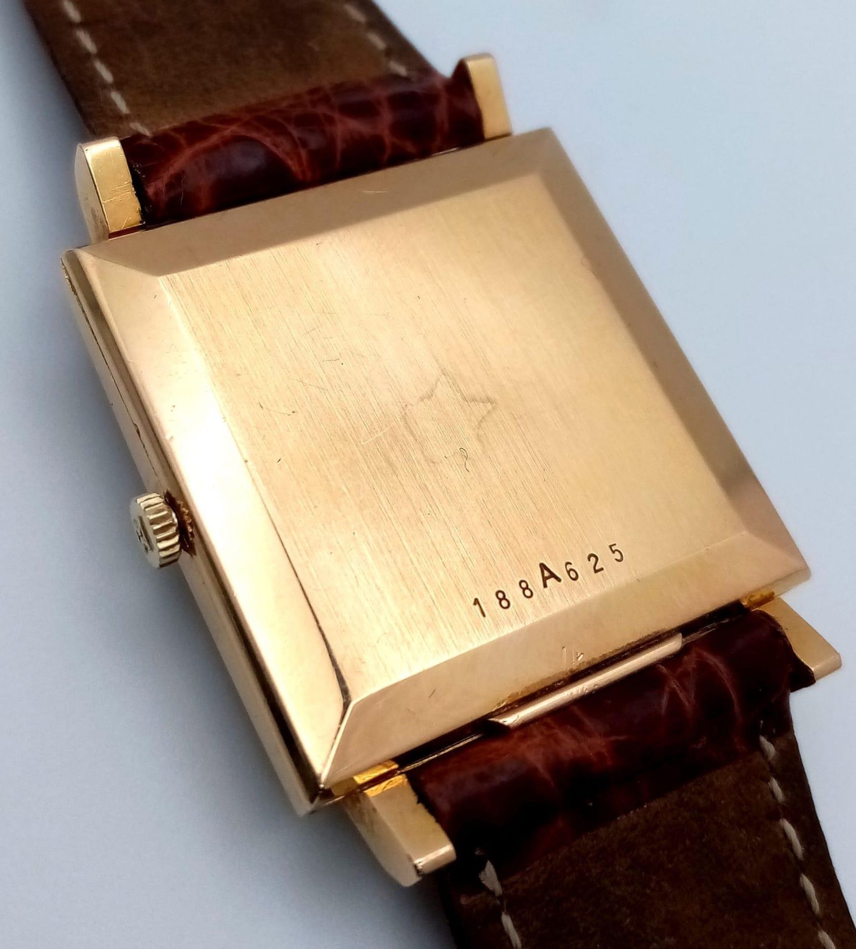 A Vintage 18K Gold Cased Zenith Gents Watch. Crocodile strap. 18k gold rectangular case - 30mm - Image 7 of 7