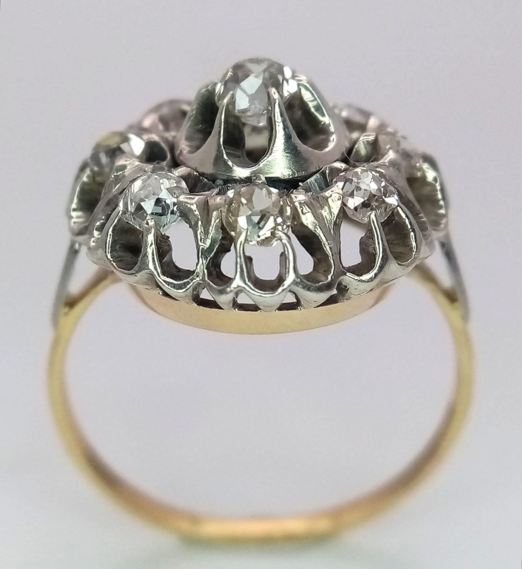 An 18K Yellow and White Gold Diamond Ring. Central brilliant round cut diamond with an eight - Bild 7 aus 9