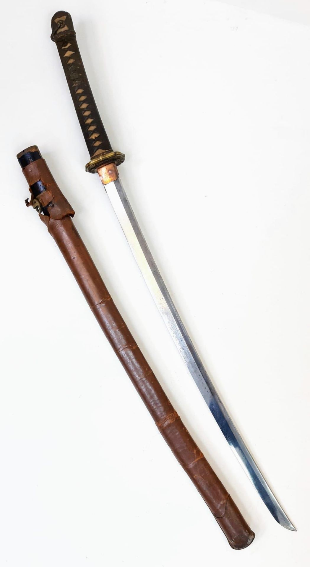 WW2 Japanese Officers Type 98 Shin-Guntō Sword. Leather combat scabbard. Nice markings on the