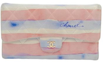 A Chanel Matelesse Tri-Fold Long Wallet/Purse. Stylish multi-coloured exterior with open pocket.