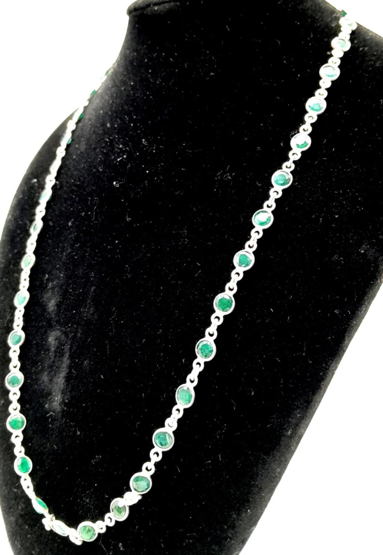An Emerald Gemstone Chain Necklace set in 925 Silver. 54cm length. Ref: 1105 - Bild 4 aus 4