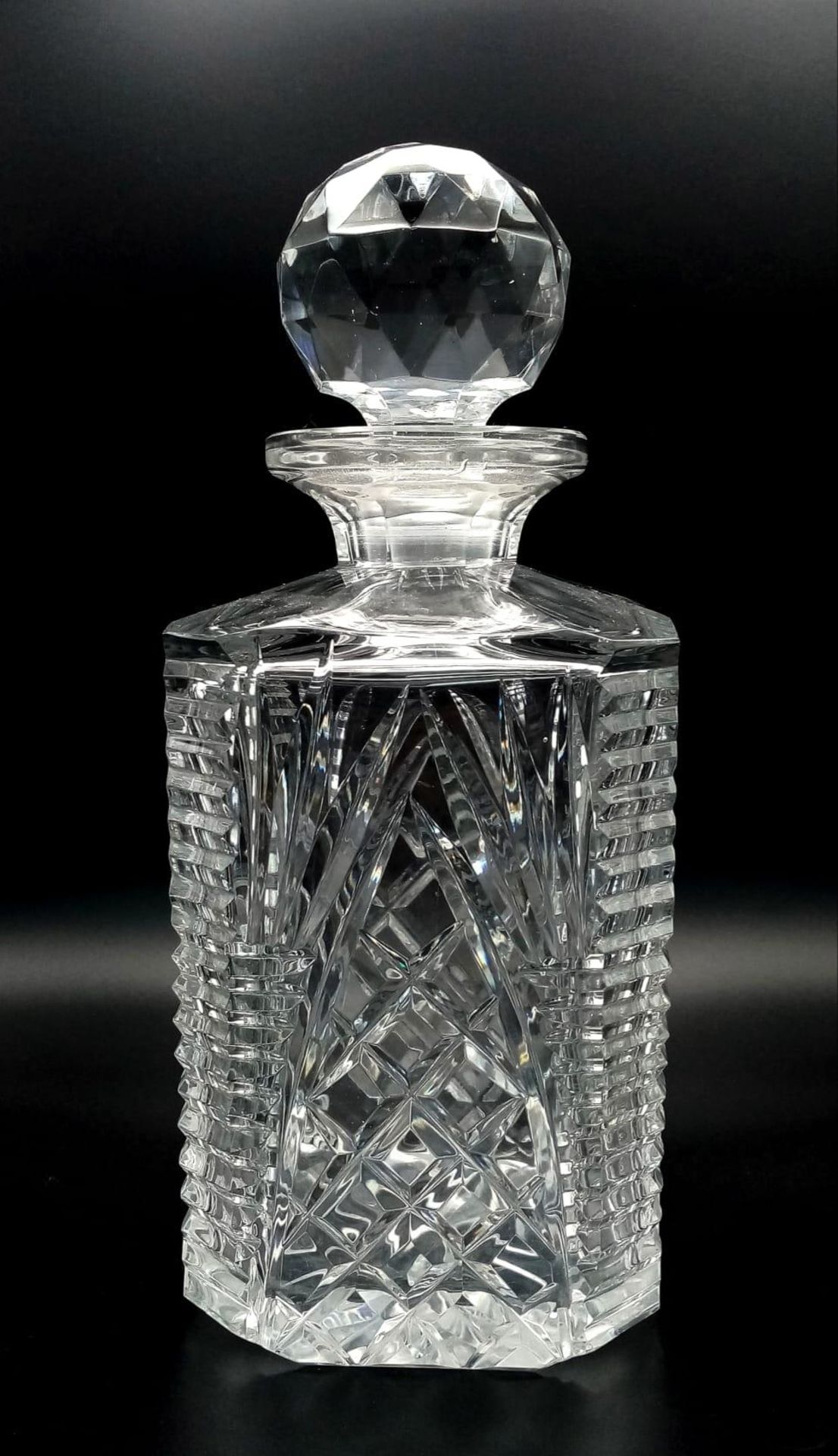 A Quality Heavy Cut Glass Decanter. 24cm tall - Image 2 of 4
