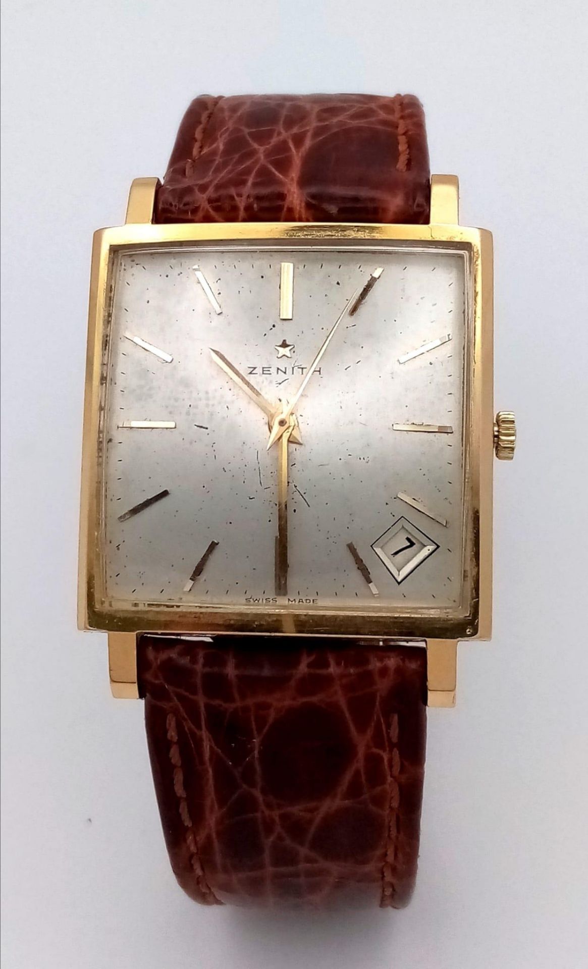A Vintage 18K Gold Cased Zenith Gents Watch. Crocodile strap. 18k gold rectangular case - 30mm - Image 3 of 7