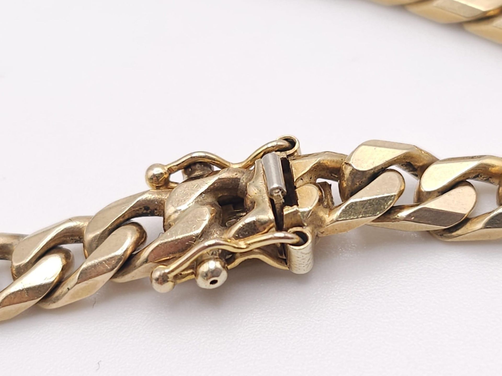 A 9 K yellow gold chain bracelet, Fully hallmarked, length: 23.5 cm, weight: 21.3 g. - Bild 3 aus 5