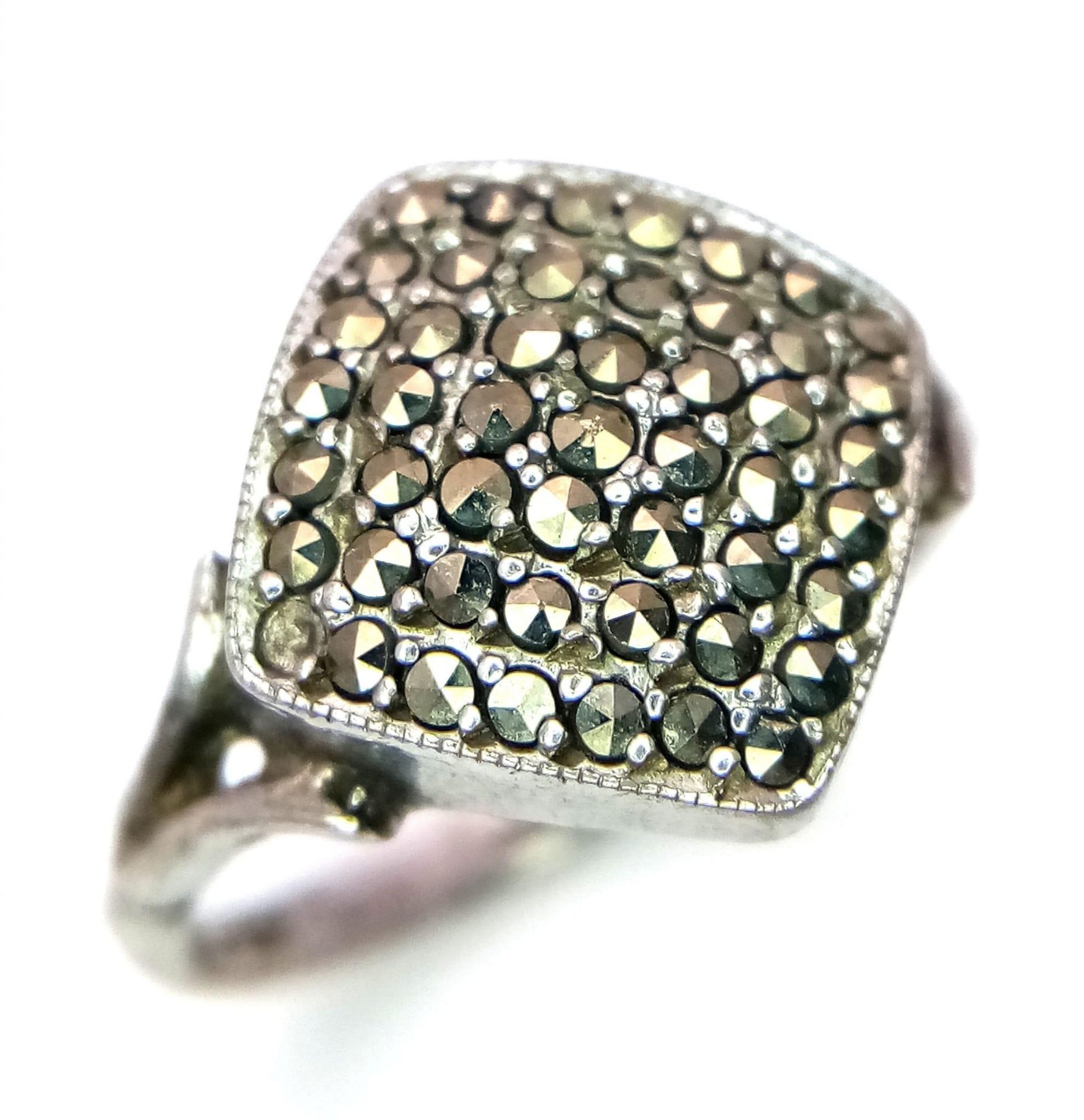 A vintage silver stone set cluster ring. Total weight 2.8G. Size L. - Image 2 of 4
