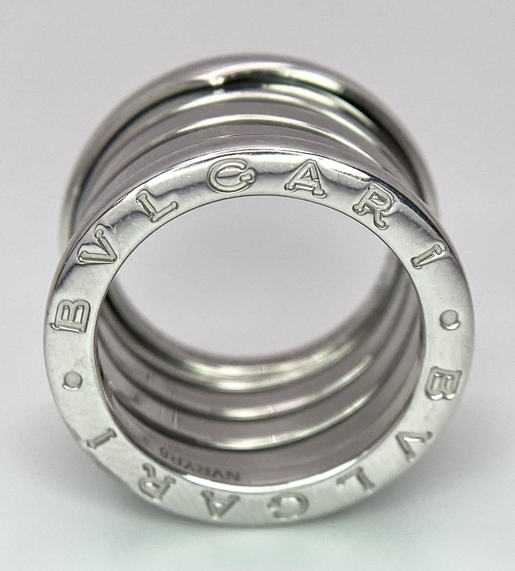 An 18K White Gold Bulgari Designer B.Zero1 Ring. Size J. 11.95g weight. Ref: 14616 - Bild 4 aus 11