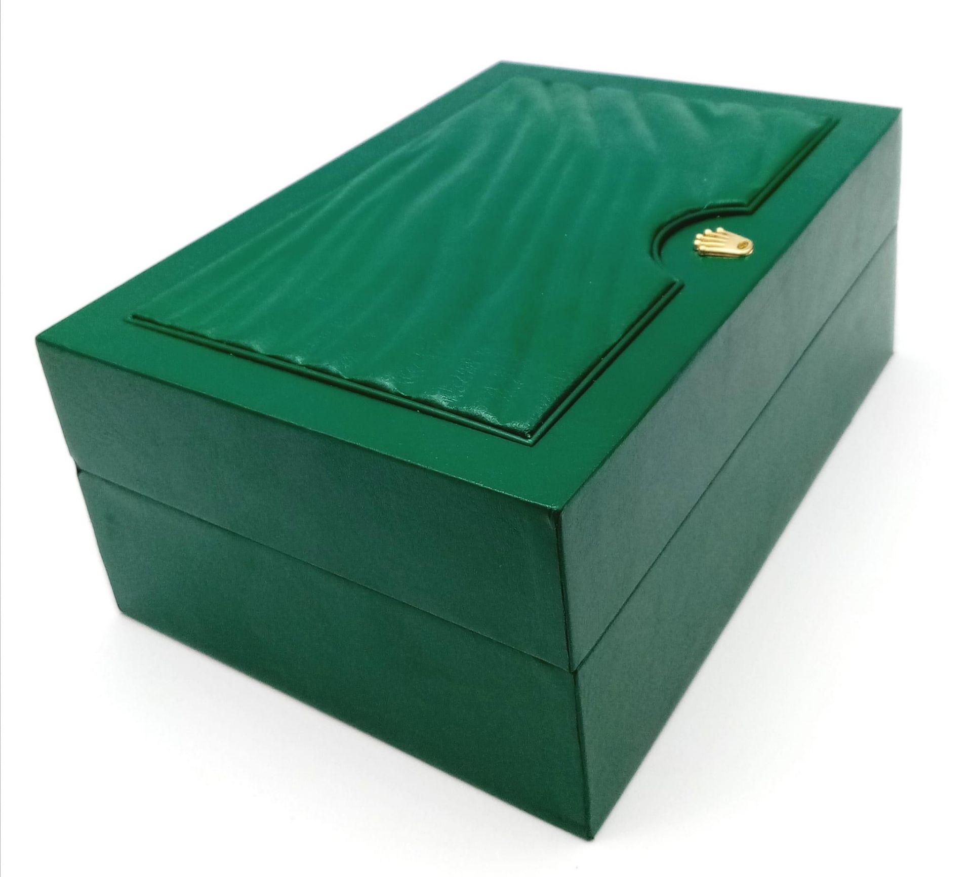 A Rolex Watch Case. Green ruffled exterior. Single watch space interior. 18cm x 13cm - Image 3 of 13