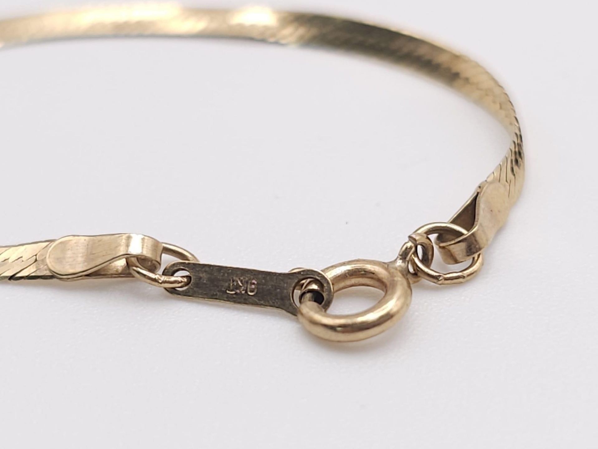 A wonderful, 9 K yellow gold, flat chain necklace and bracelet set. Necklace length: 41 cm, bracelet - Bild 7 aus 8