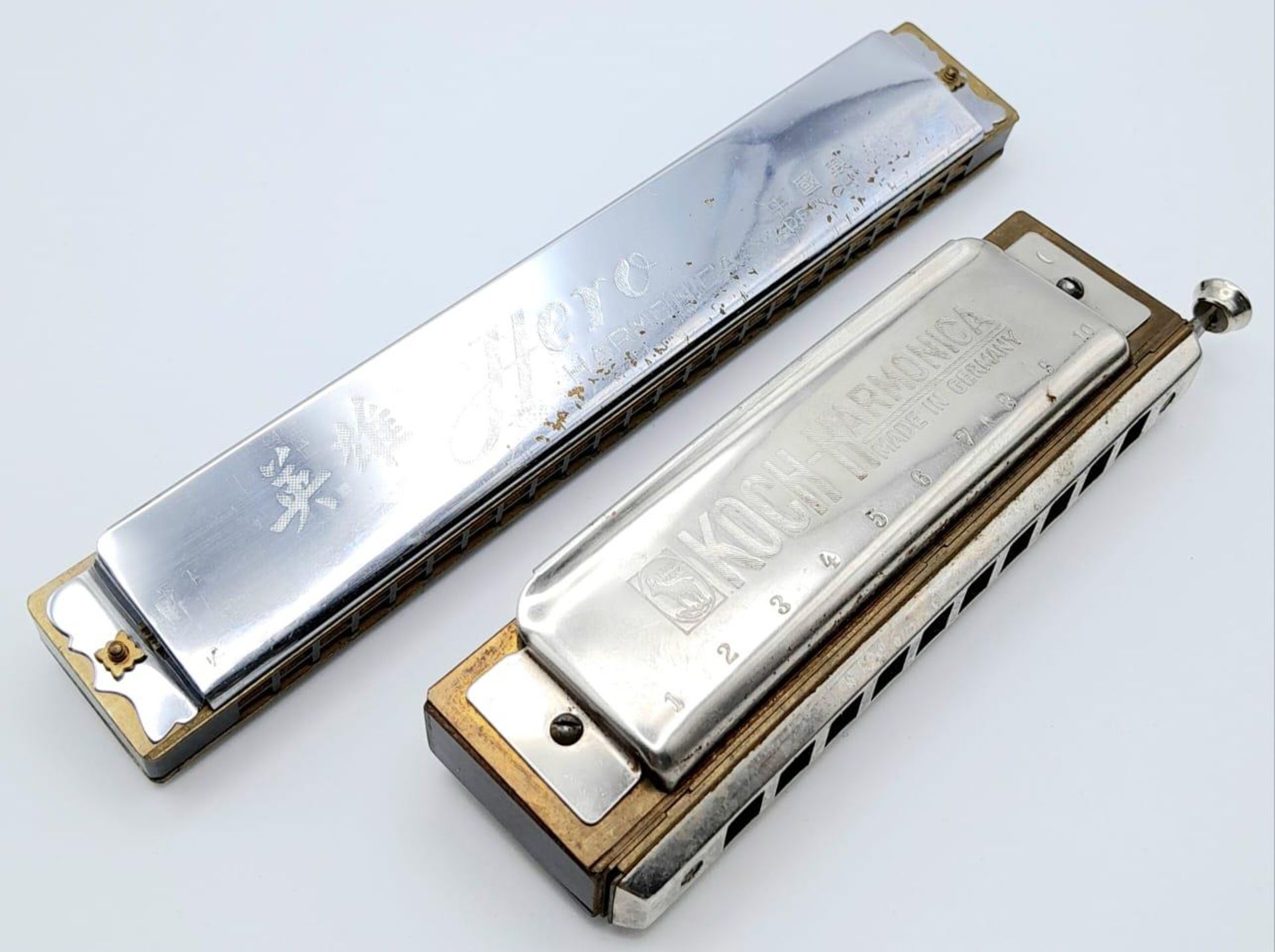 A Vintage German Koch Harmonica and a Chinese Hero Harmonica. Both in original boxes. - Bild 3 aus 6