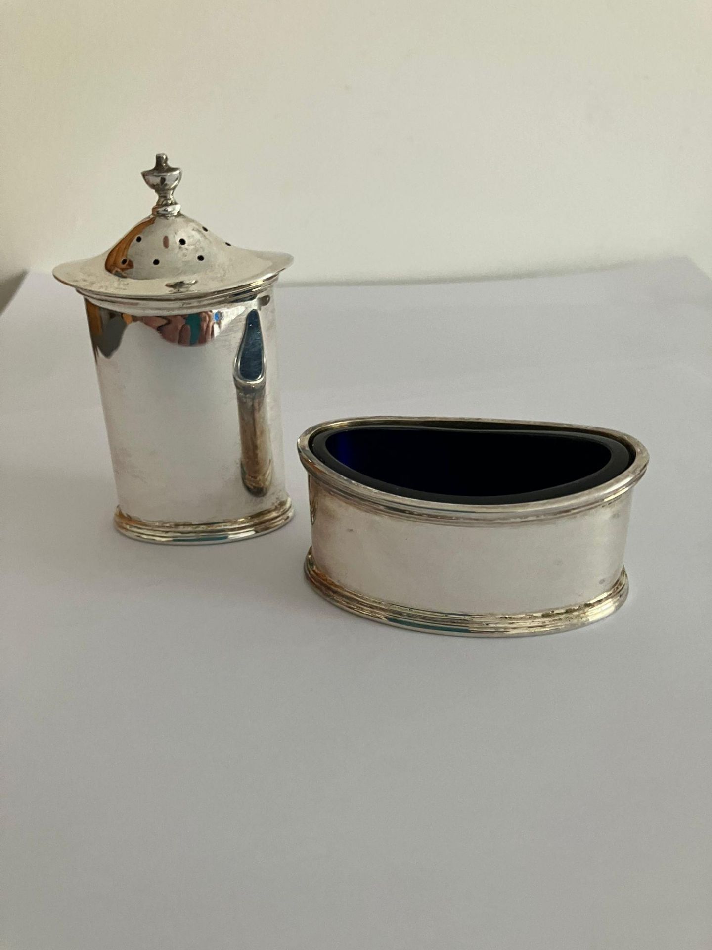 Solid SILVER PEPPER and MUSTARD POT SET. Hallmark for J B. Chatterley and Sons of Birmingham. High - Image 3 of 3