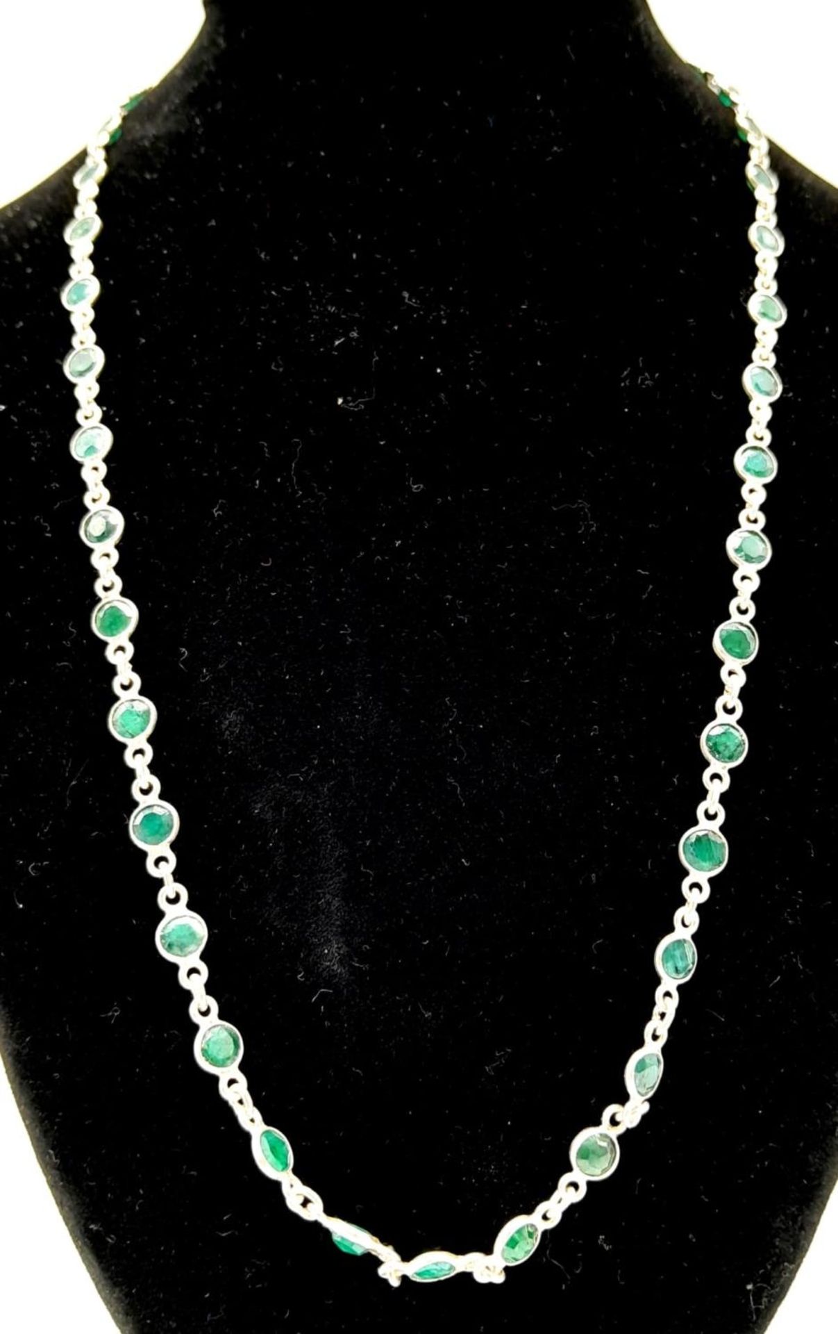 An Emerald Gemstone Chain Necklace set in 925 Silver. 54cm length. Ref: 1105 - Bild 3 aus 4