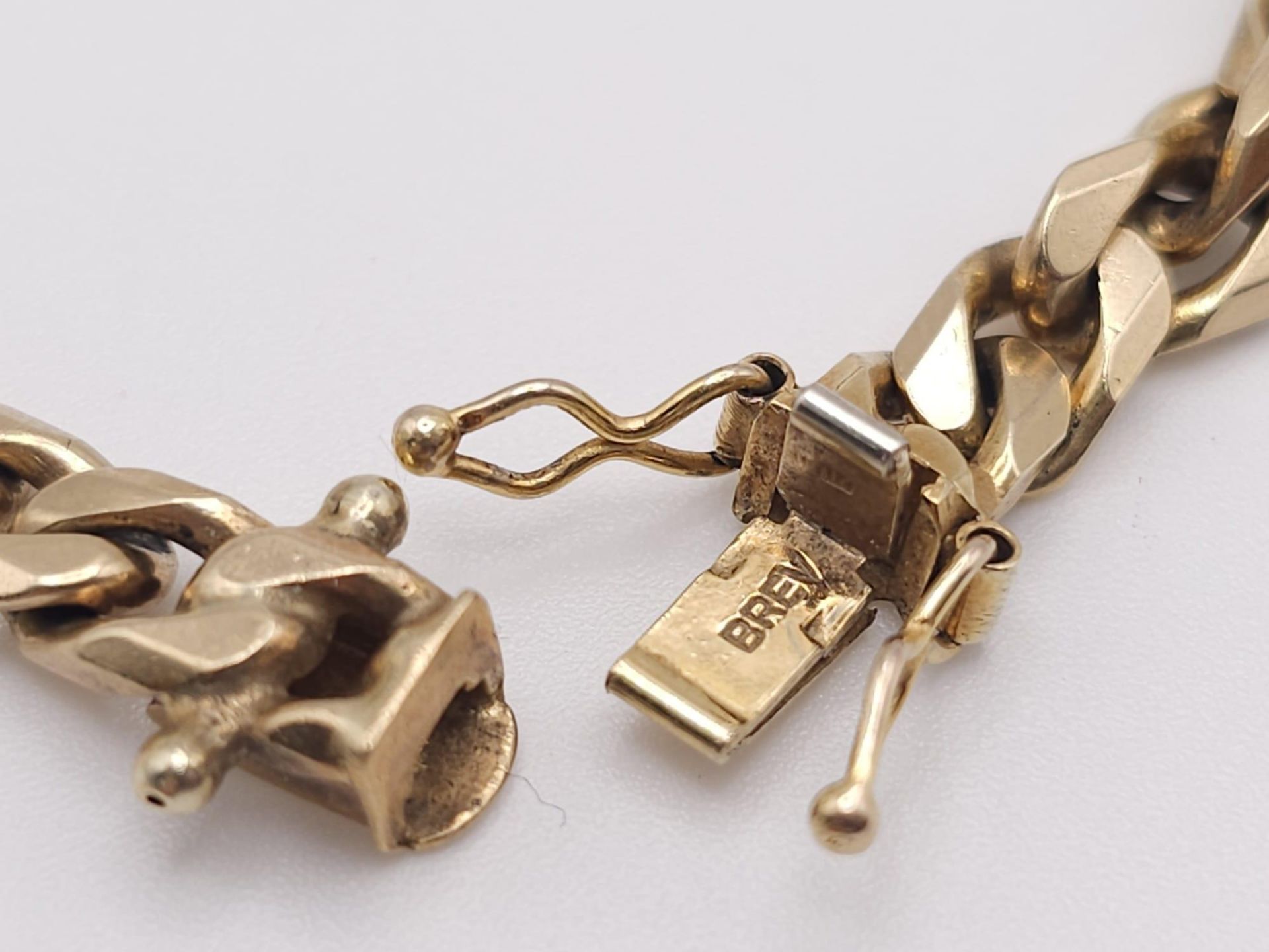A 9 K yellow gold chain bracelet, Fully hallmarked, length: 23.5 cm, weight: 21.3 g. - Bild 5 aus 5