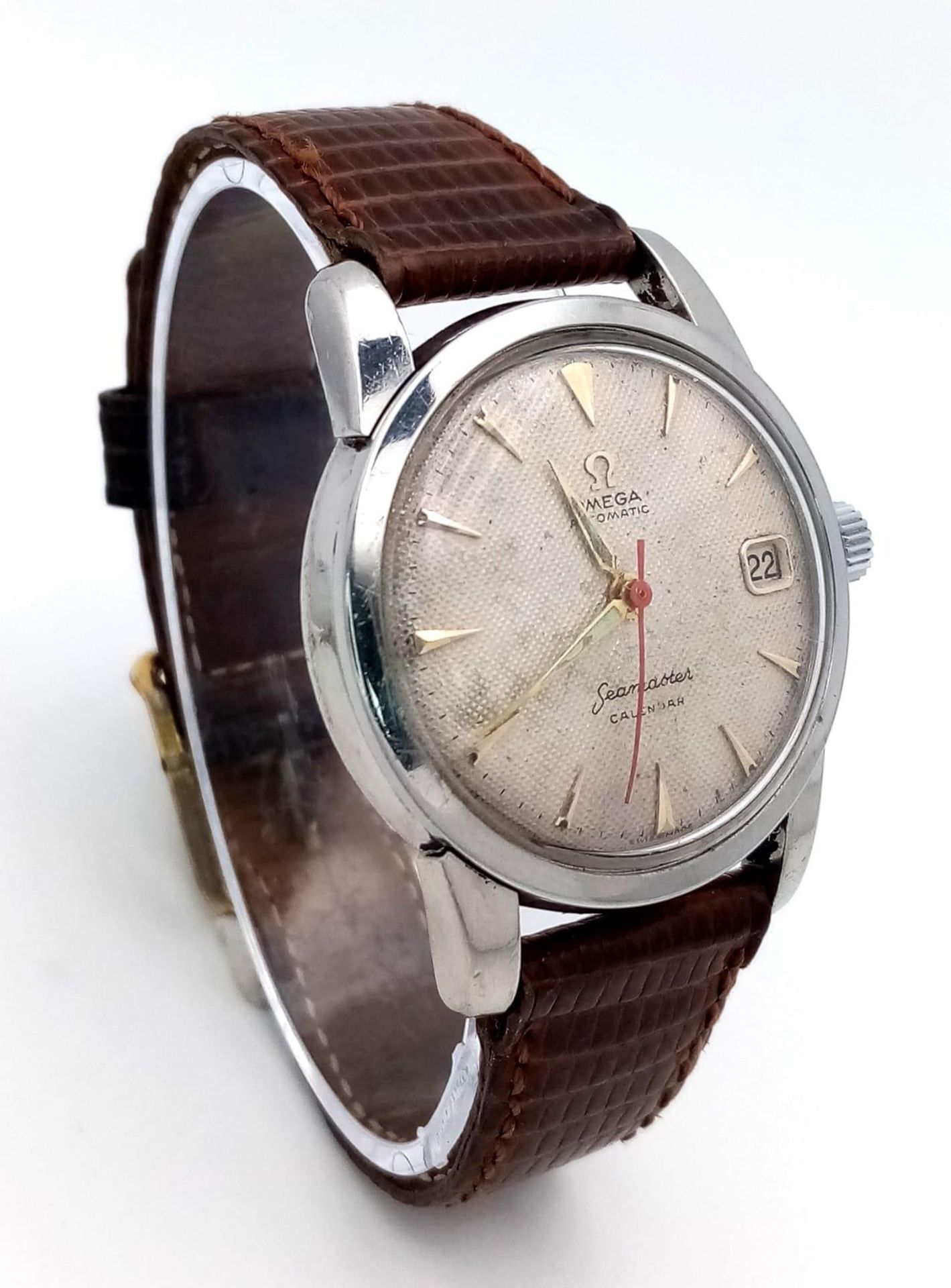 A Vintage Omega Seamaster Calendar Gents Watch. Brown leather strap. Stainless steel case - 33mm. - Image 2 of 8
