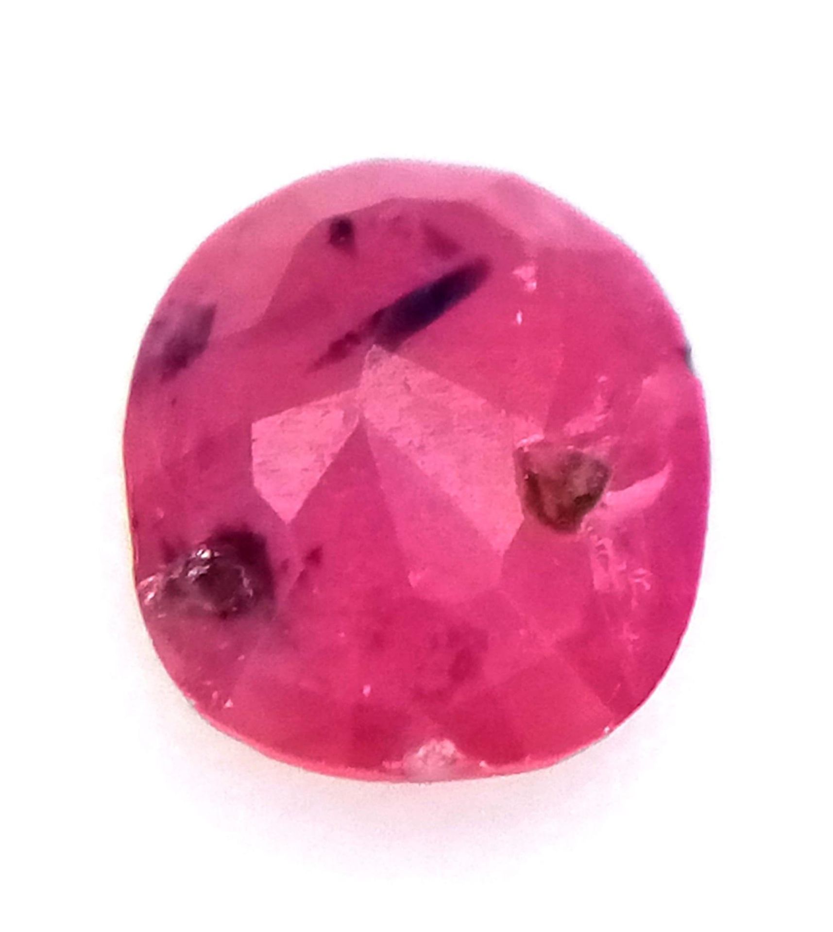 A 0.47ct Untreated Burma Pigeon Blood Red Ruby, in the Oval Shape. Comes with the GFCO Swiss - Bild 2 aus 5