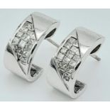 A 14K WHITE GOLD DIAMOND HOOK STUD EARRINGS 0.35CT 3.5G , 14mm x 5mm ref: JE - 6