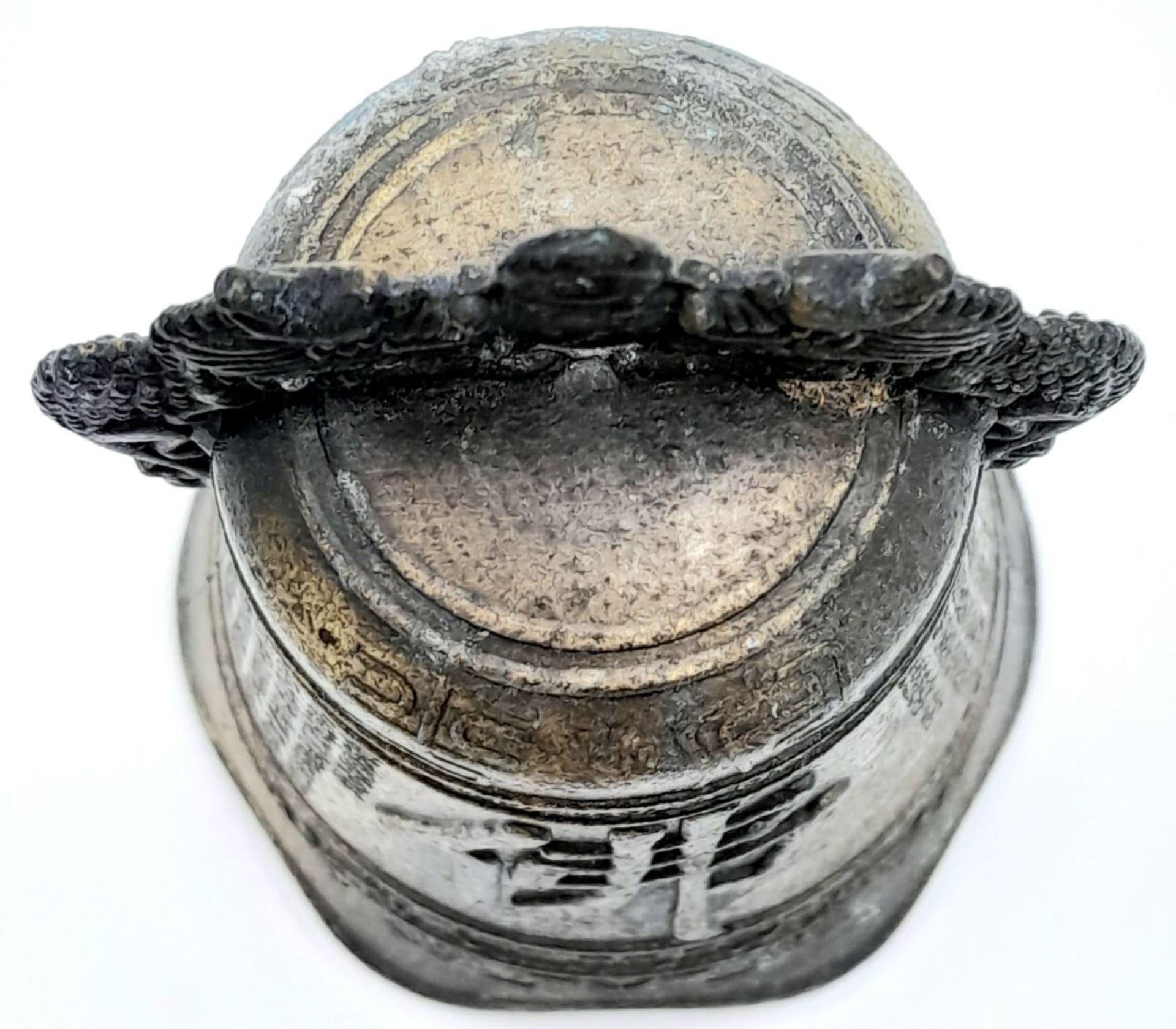 AN ANTIQUE BUDDHIST BRONZE TEMPLE BELL WITH PRAYERS ENGRAVED . 9 X 6cms - Image 5 of 8