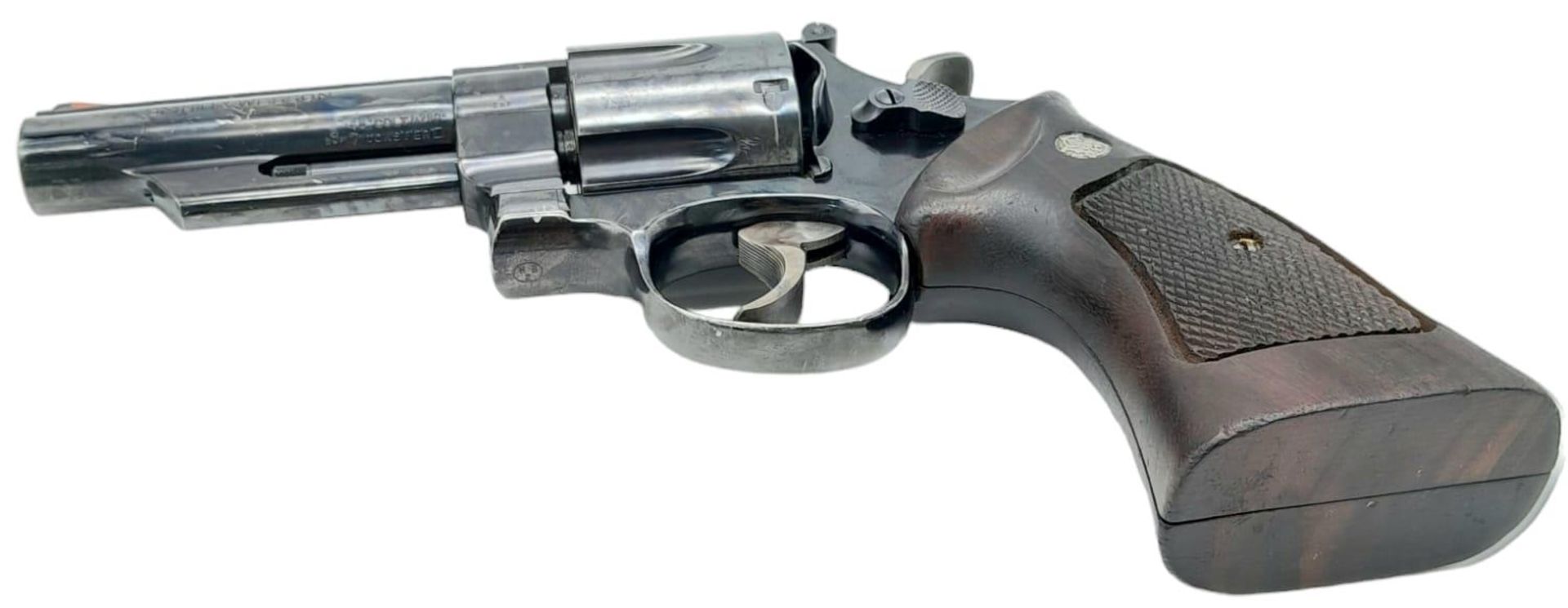 A Smith and Wesson .45 Calibre Revolver. This USA made pistol has a 4 inch barrel with a nice dark - Bild 5 aus 17
