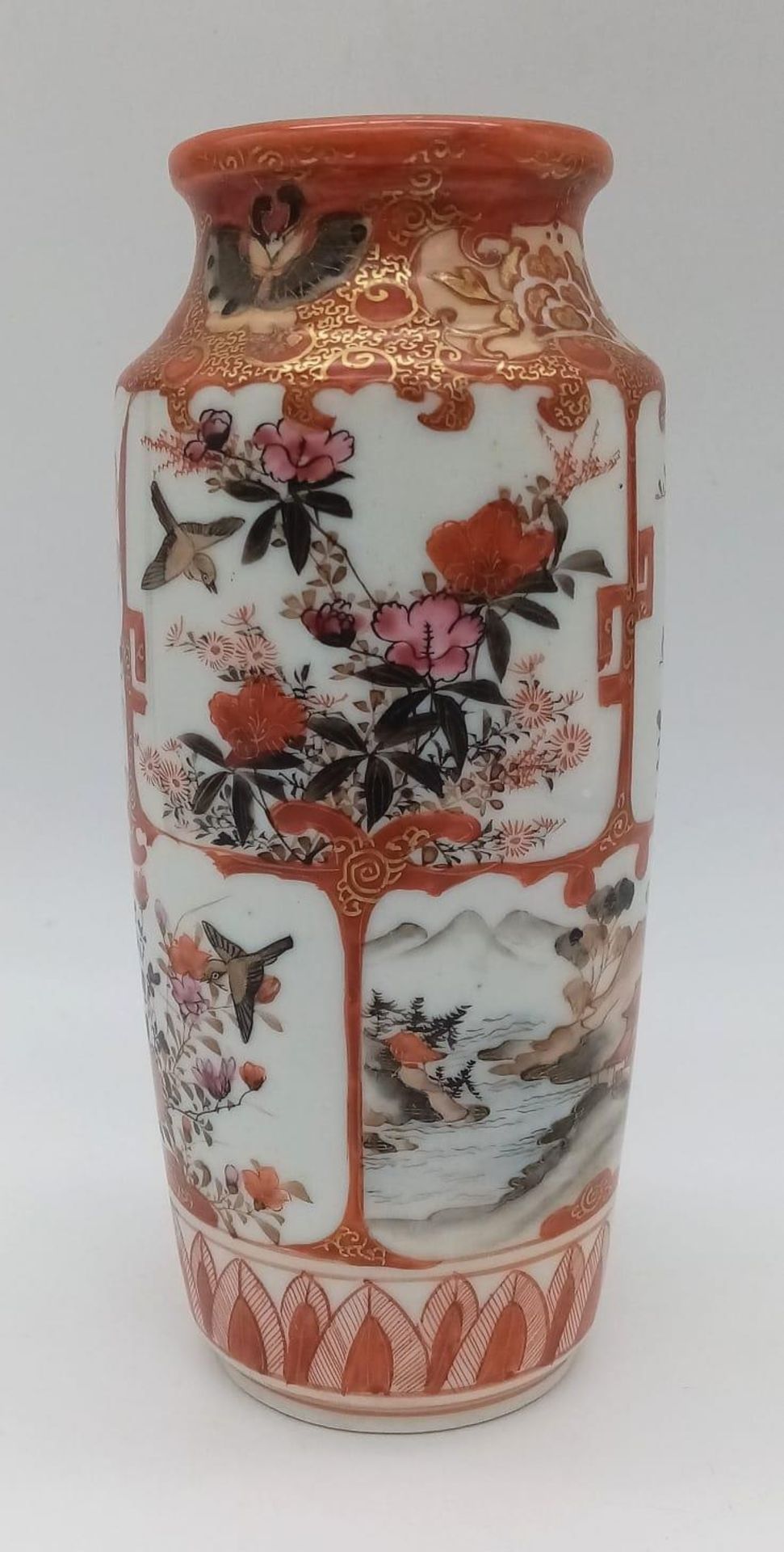 A SMALL SATSUMA VASE WITH ORIENTAL THEMED PATTERNS . 17cms TALL
